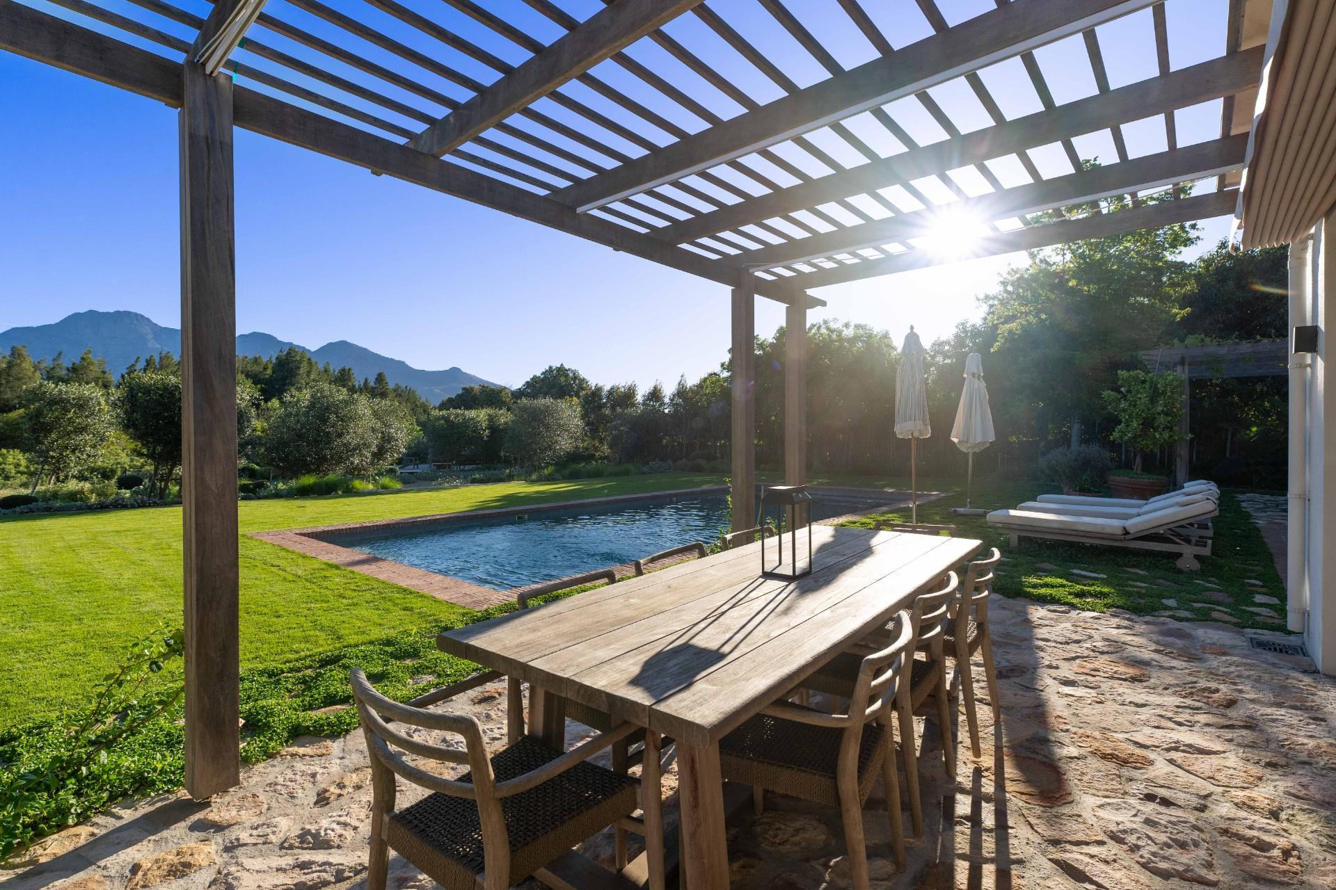 Image 4 of 6