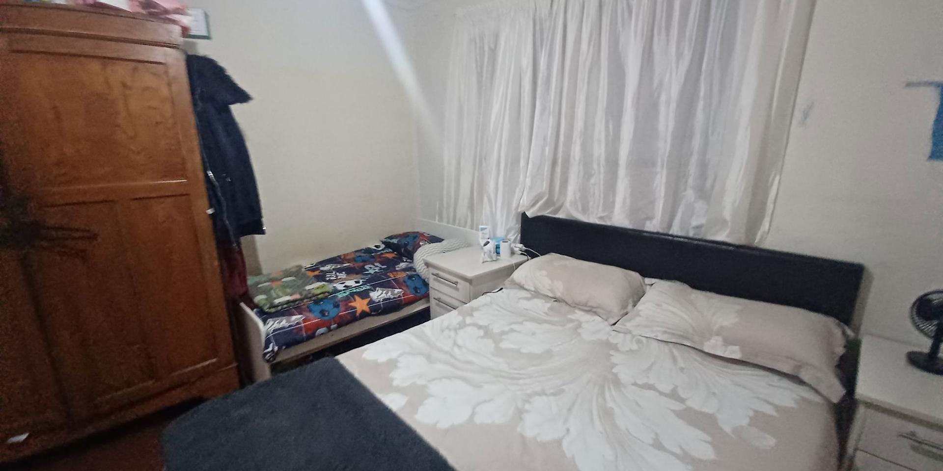 Image 3 of 6