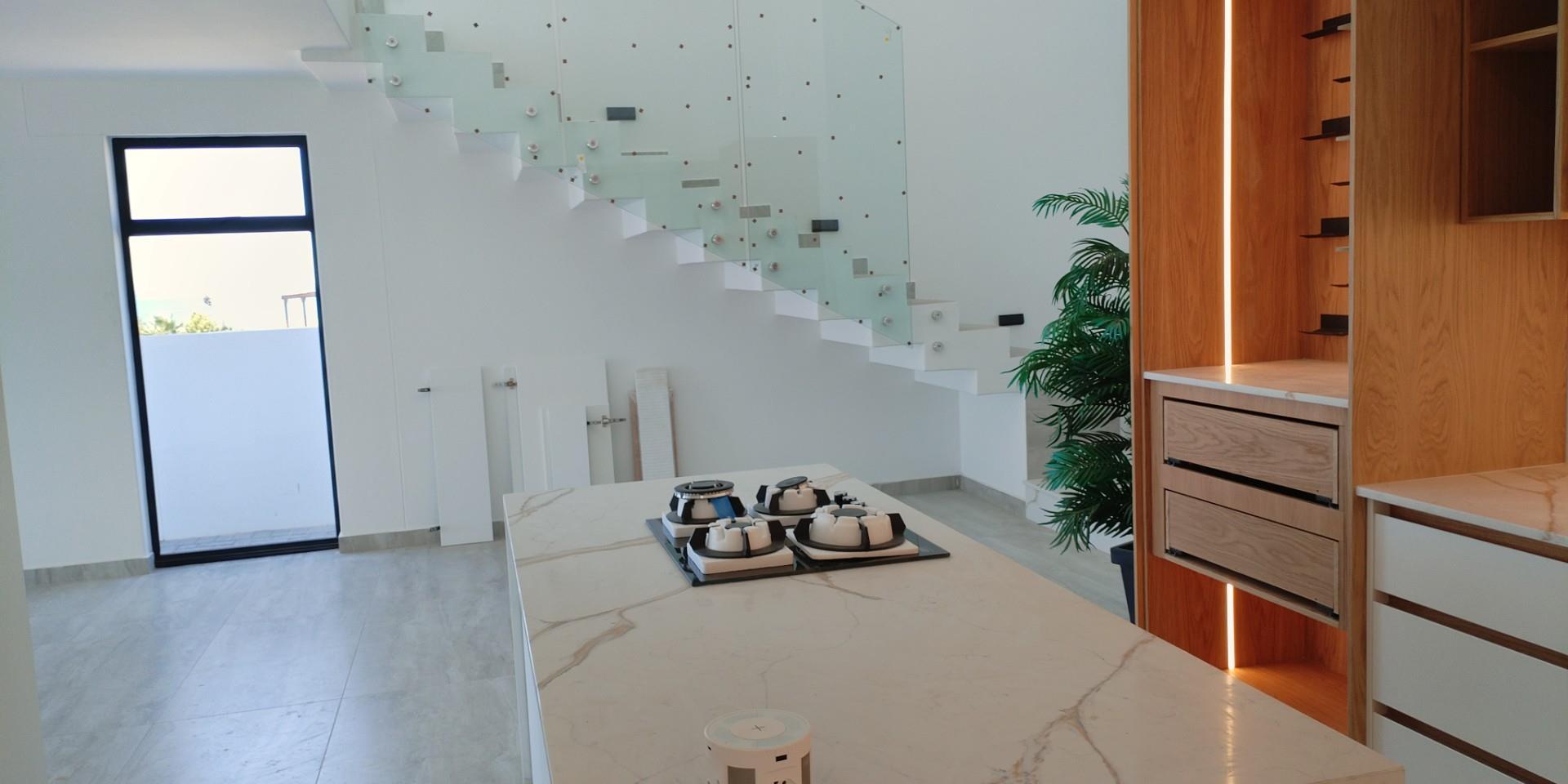 Image 5 of 6