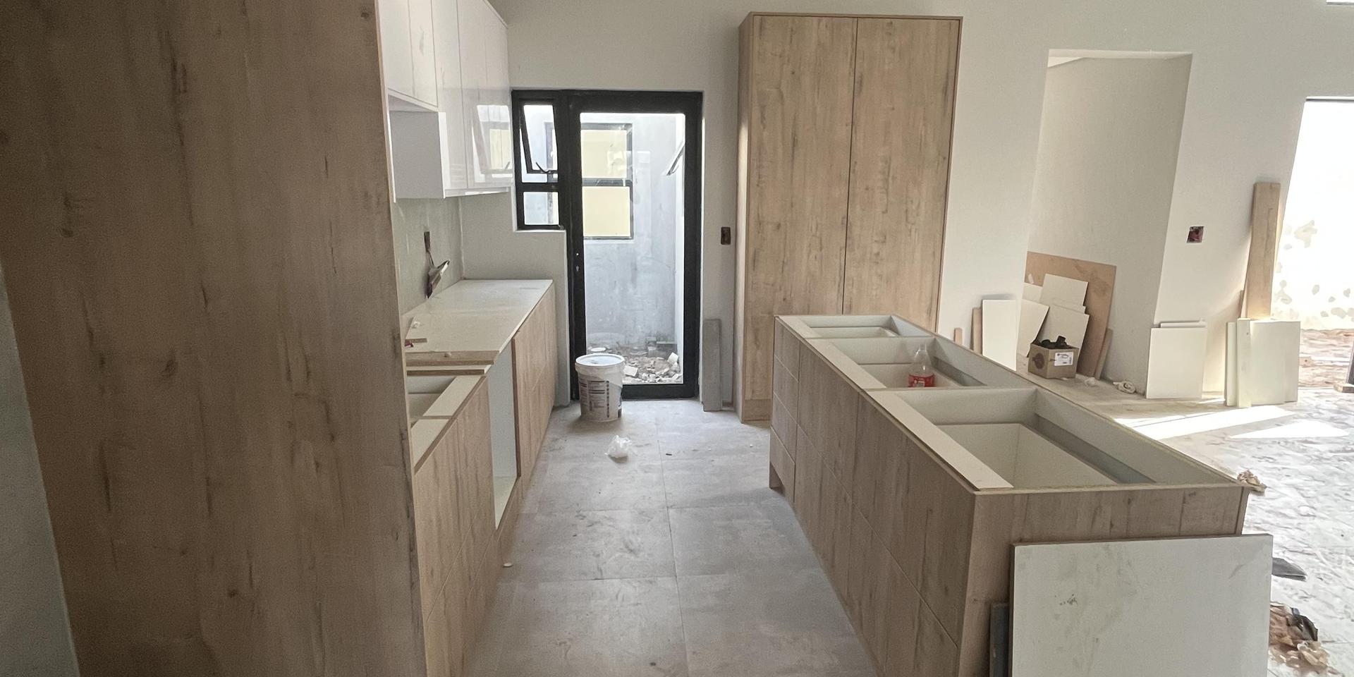 Image 2 of 6