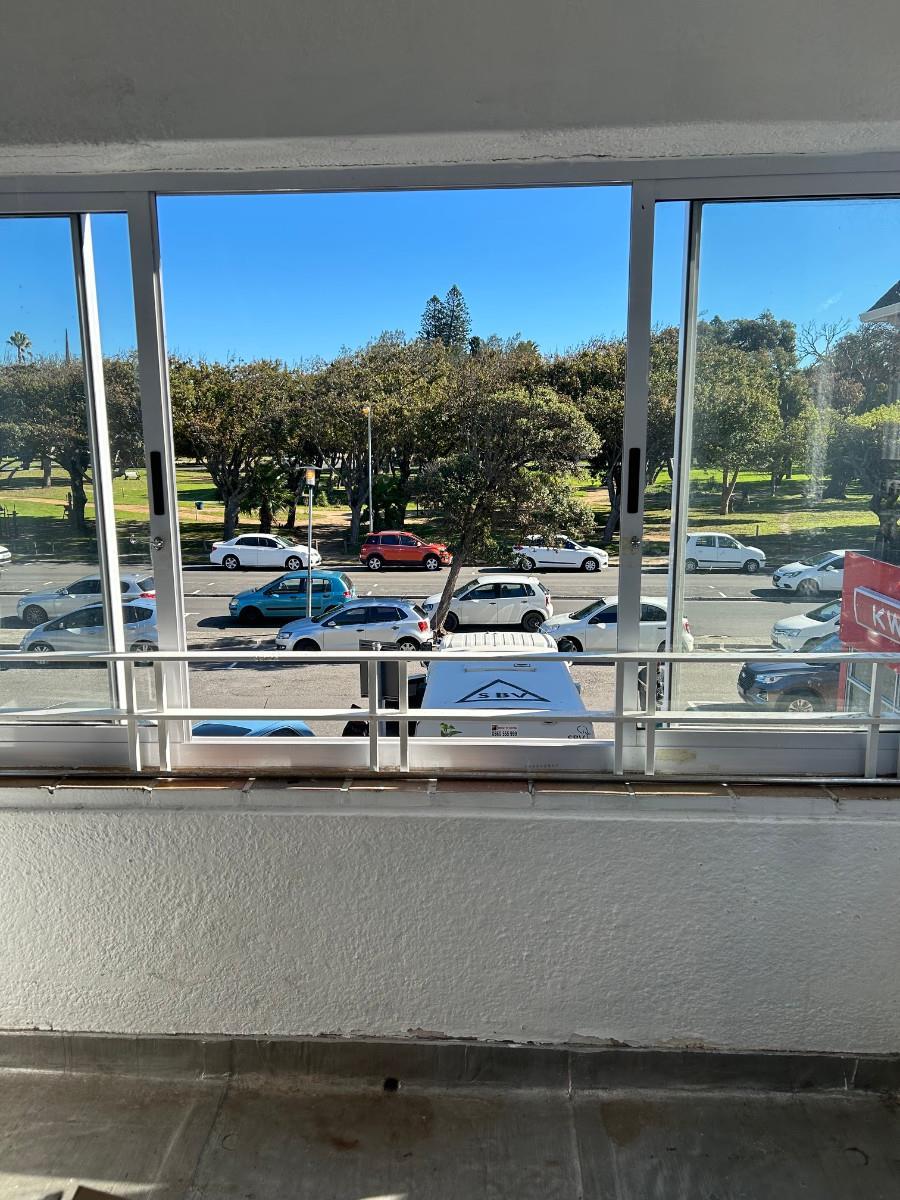 Image 4 of 6