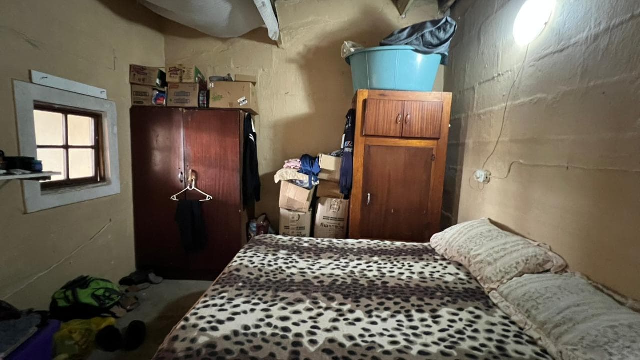 Image 5 of 6