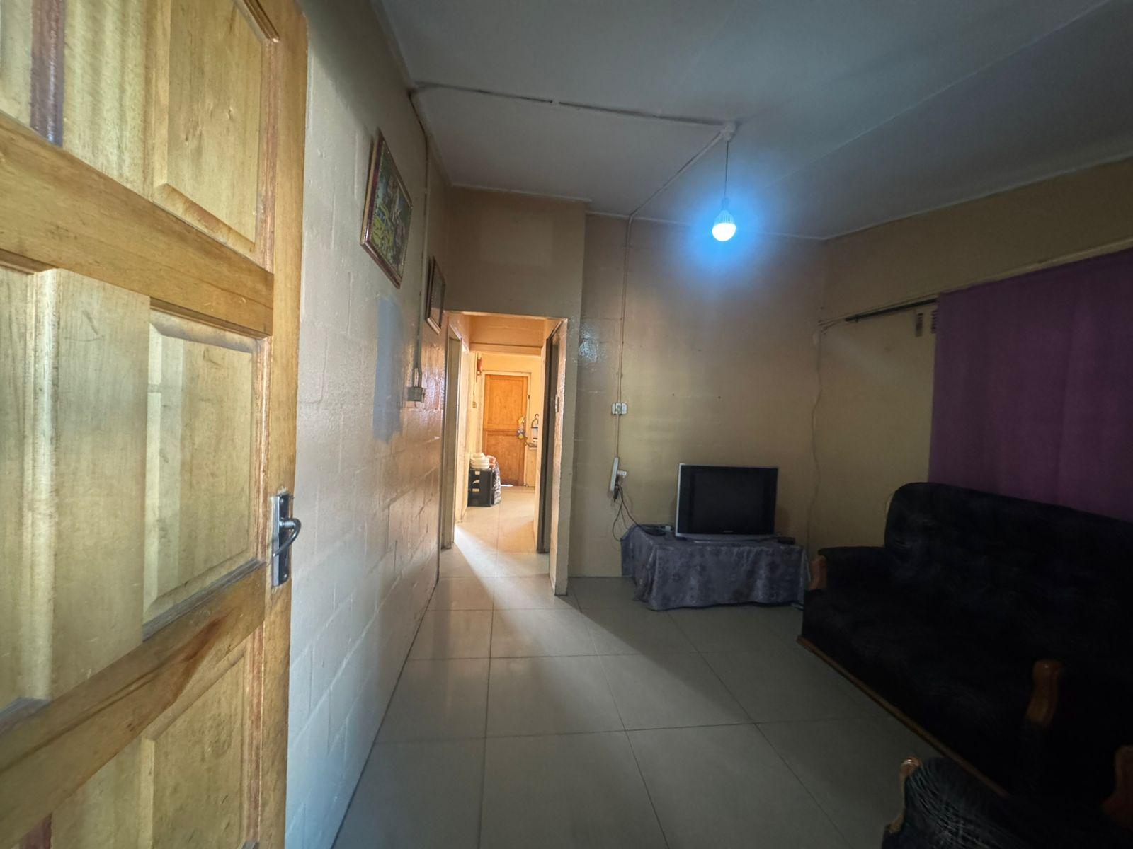 Image 4 of 6