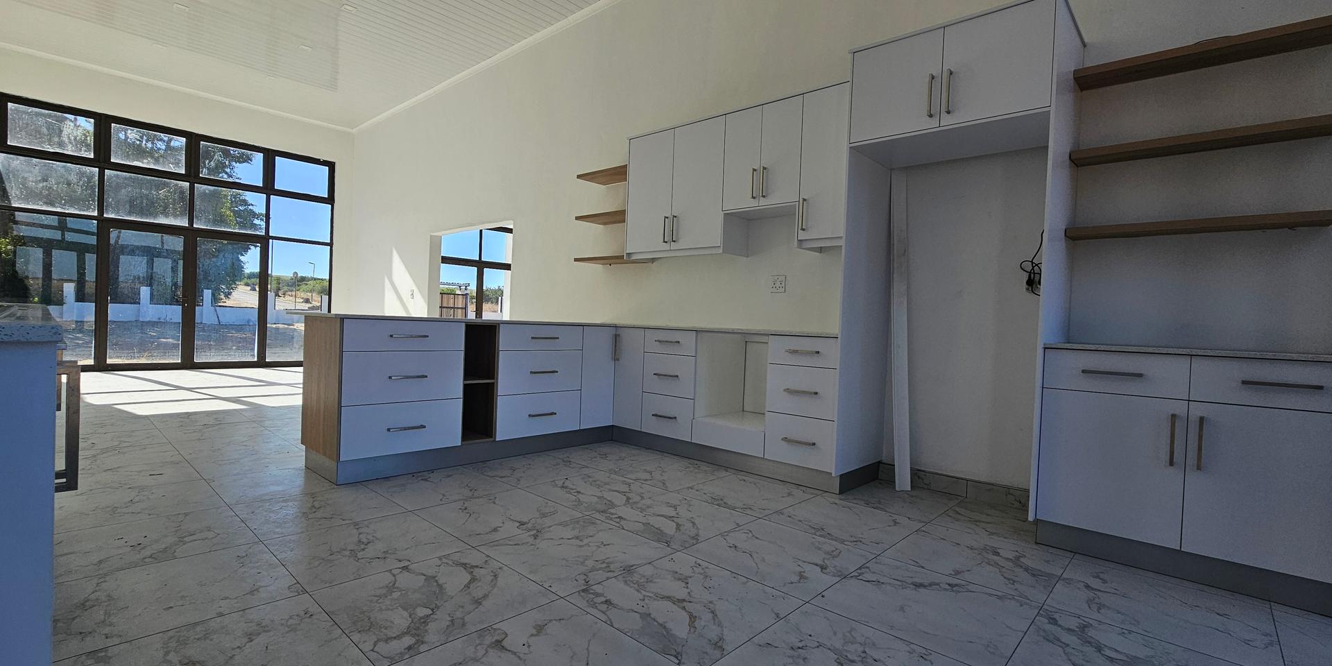 Image 4 of 6