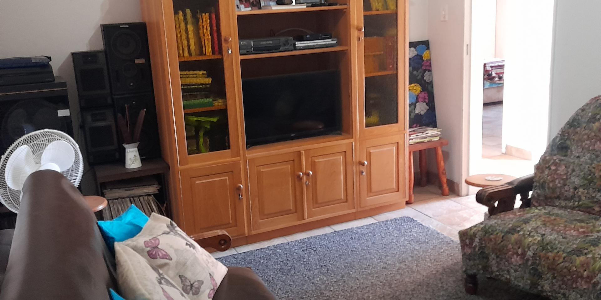 Image 3 of 6