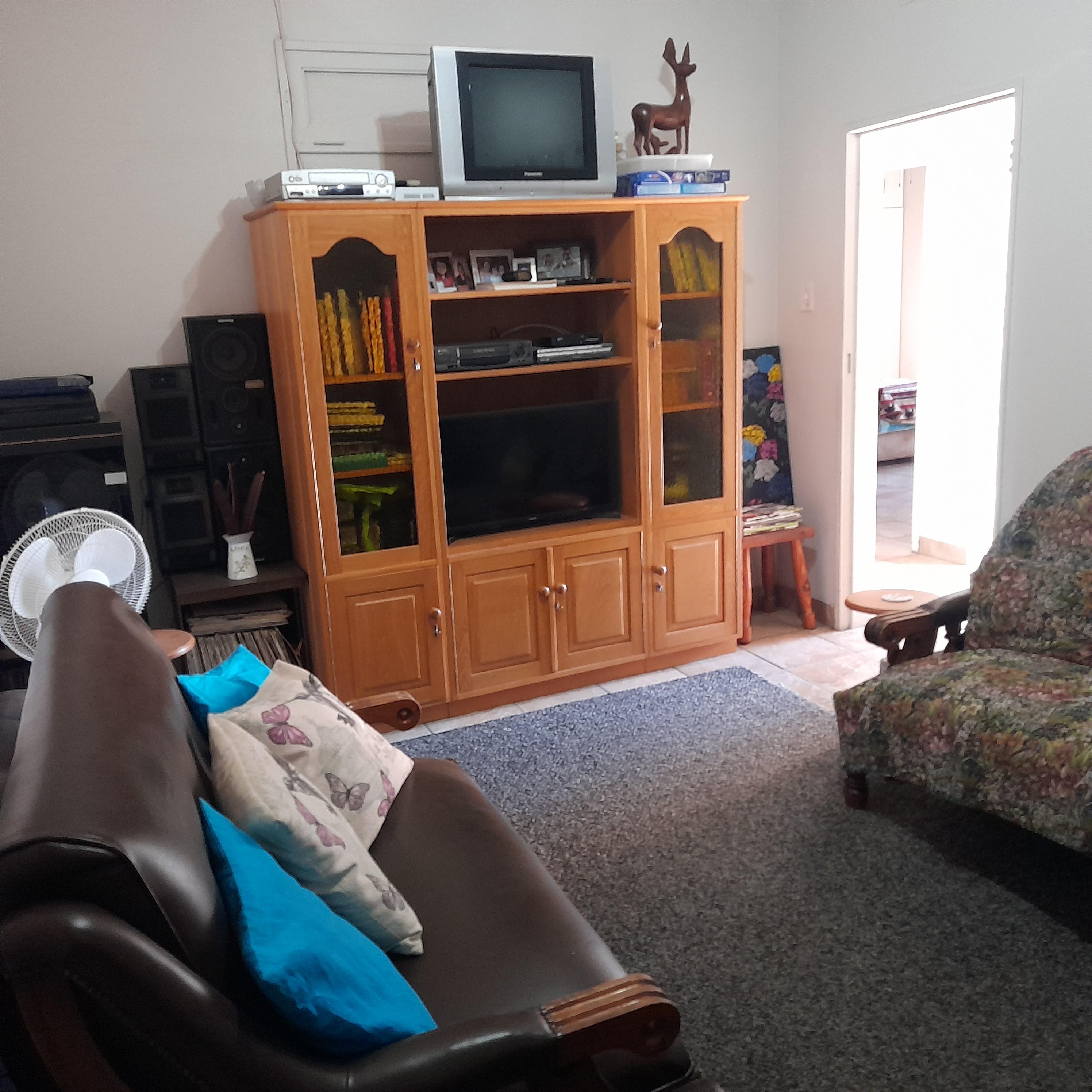 Image 3 of 6