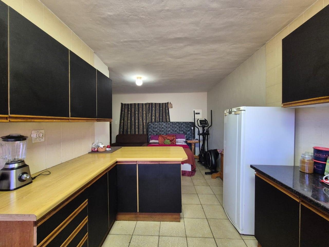 Image 5 of 6
