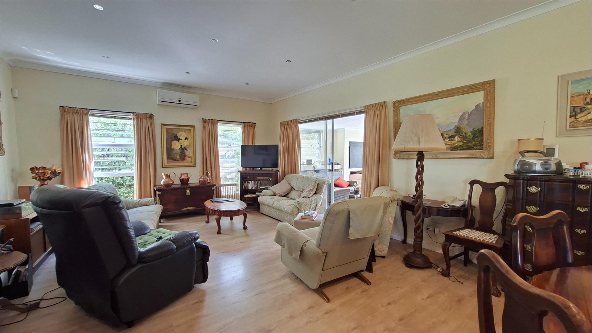 Image 3 of 6