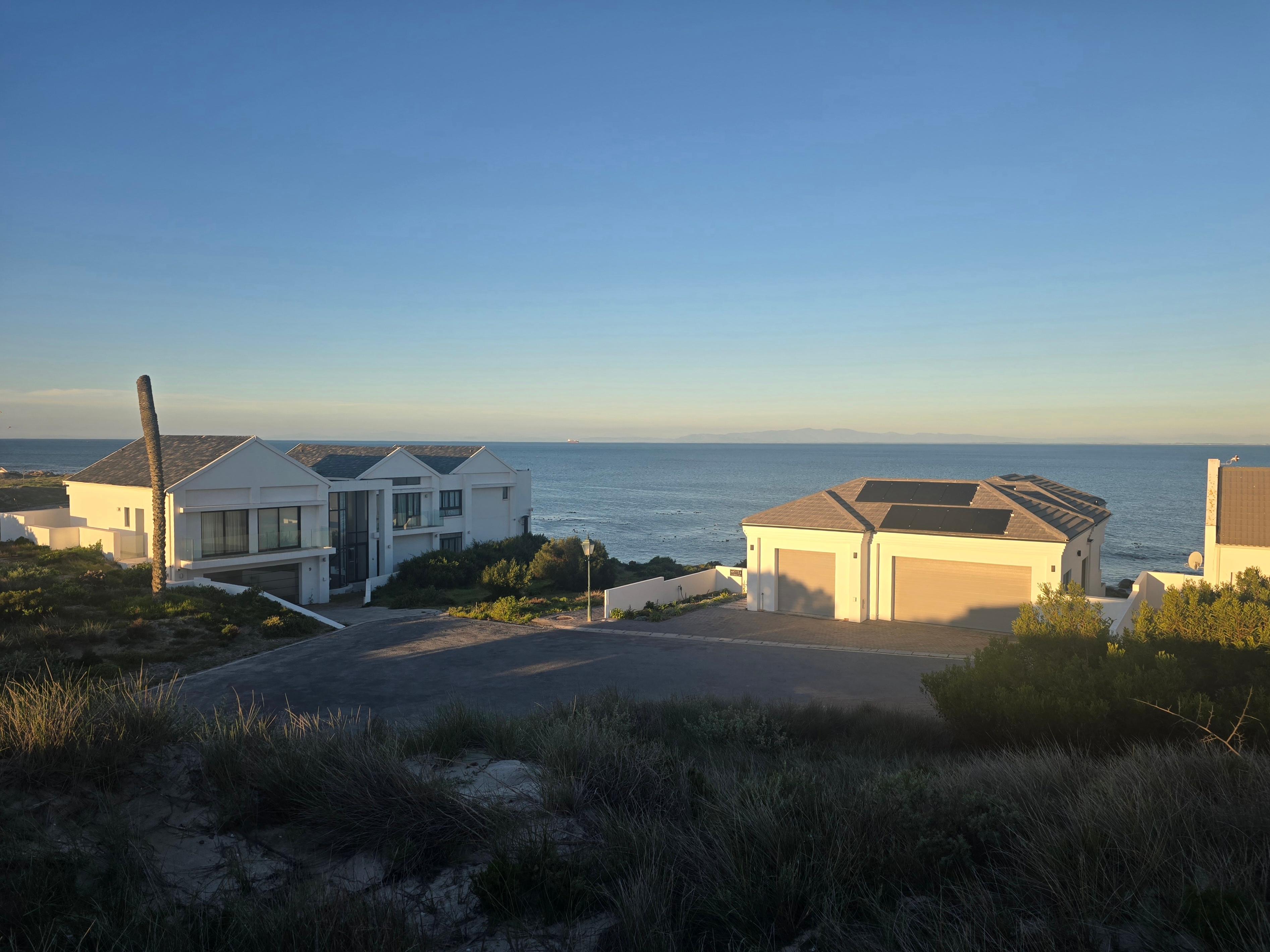 Image 4 of 6