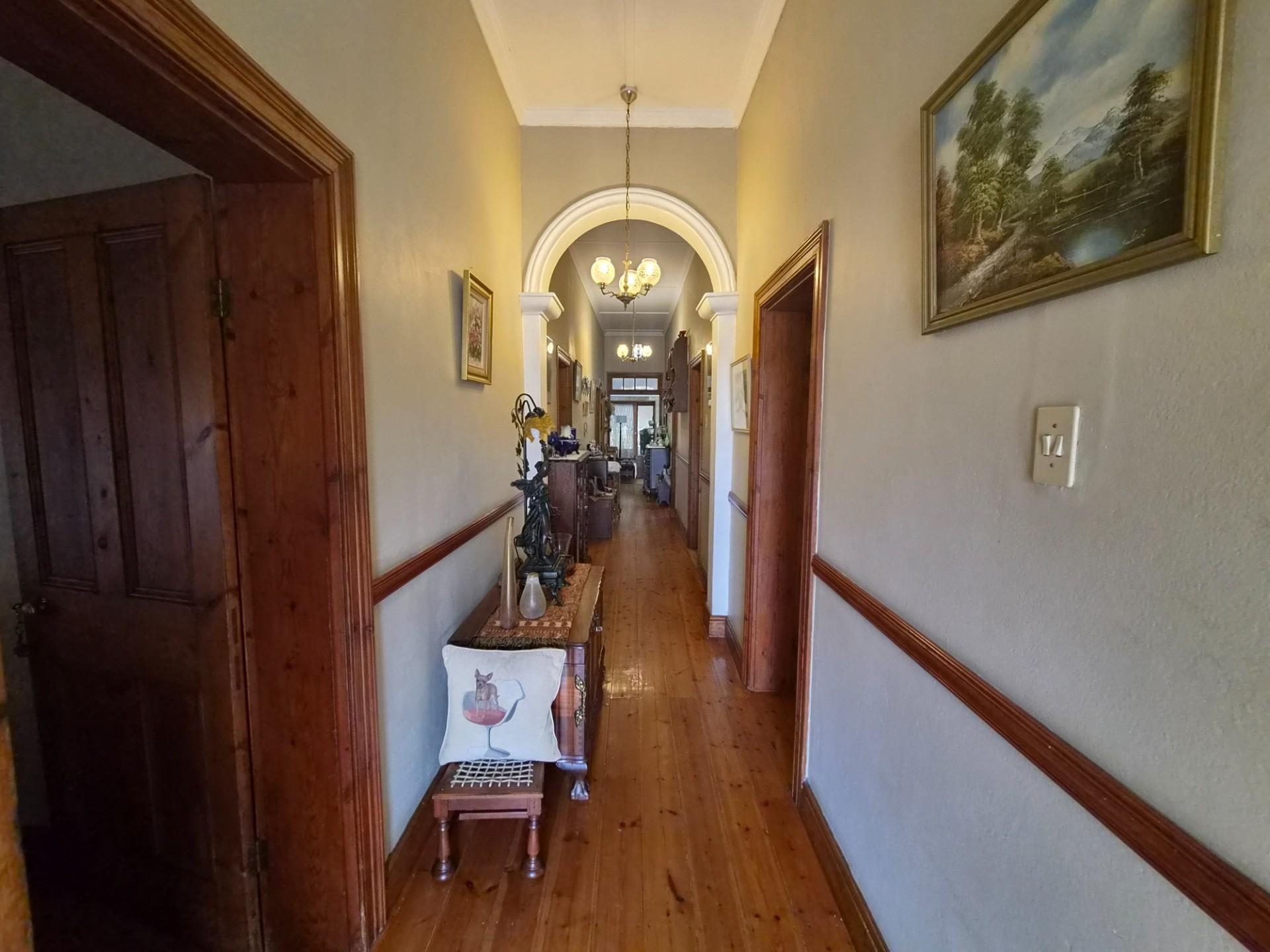 Image 4 of 6