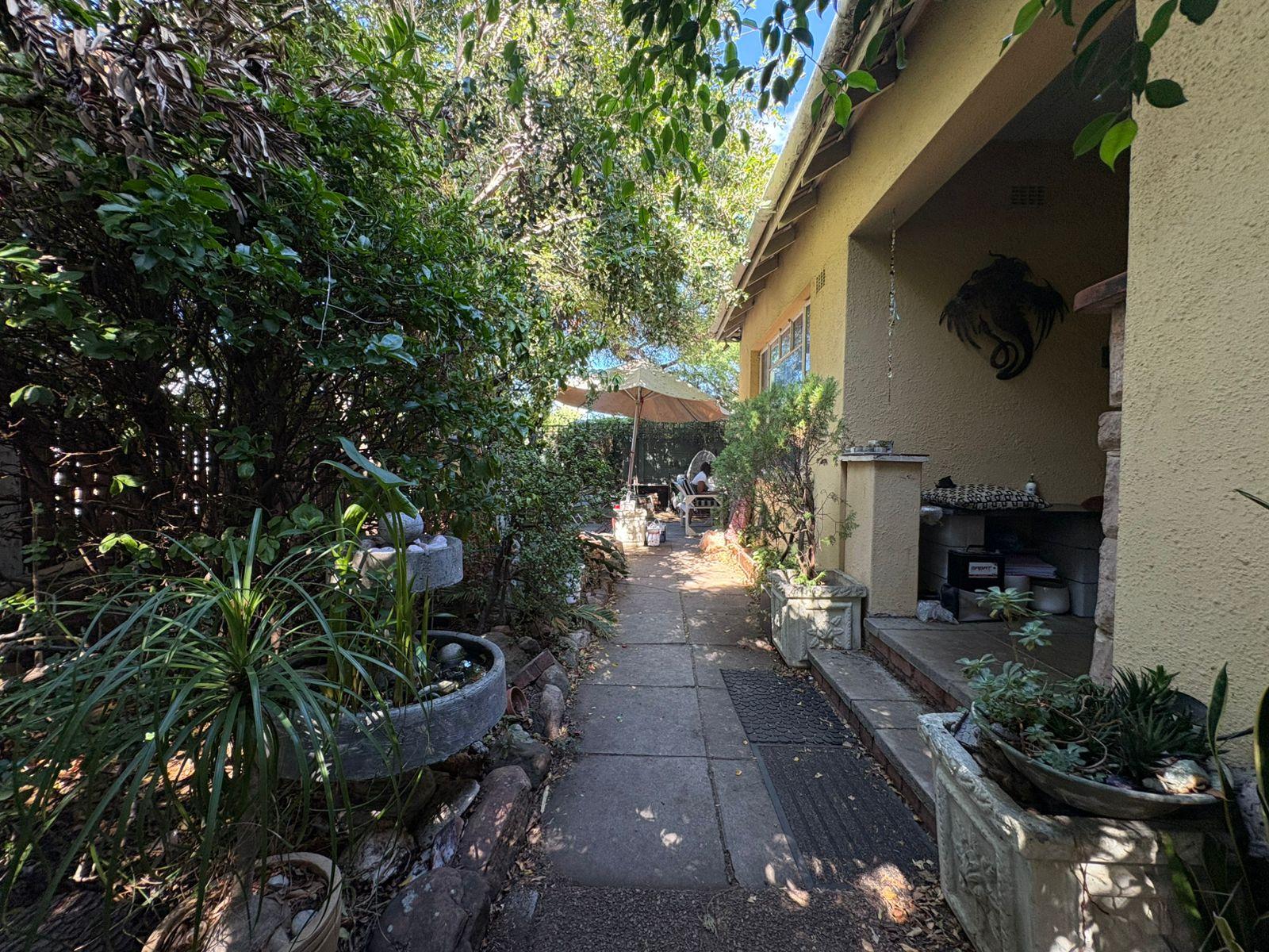 Image 2 of 6