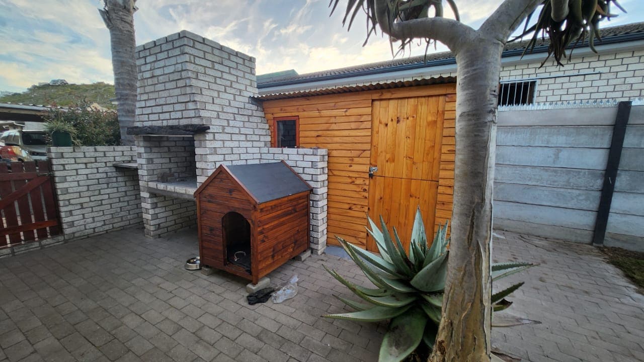 Image 3 of 6