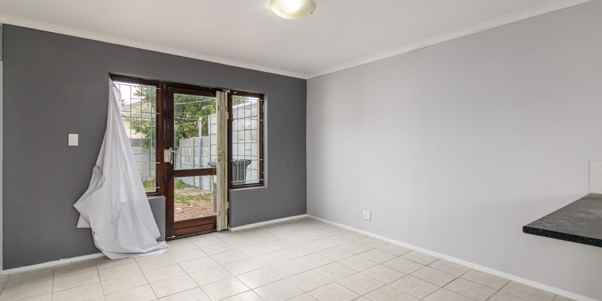 Image 2 of 6