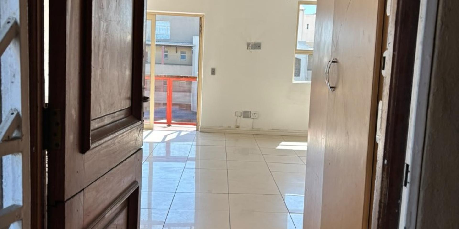 Image 2 of 6
