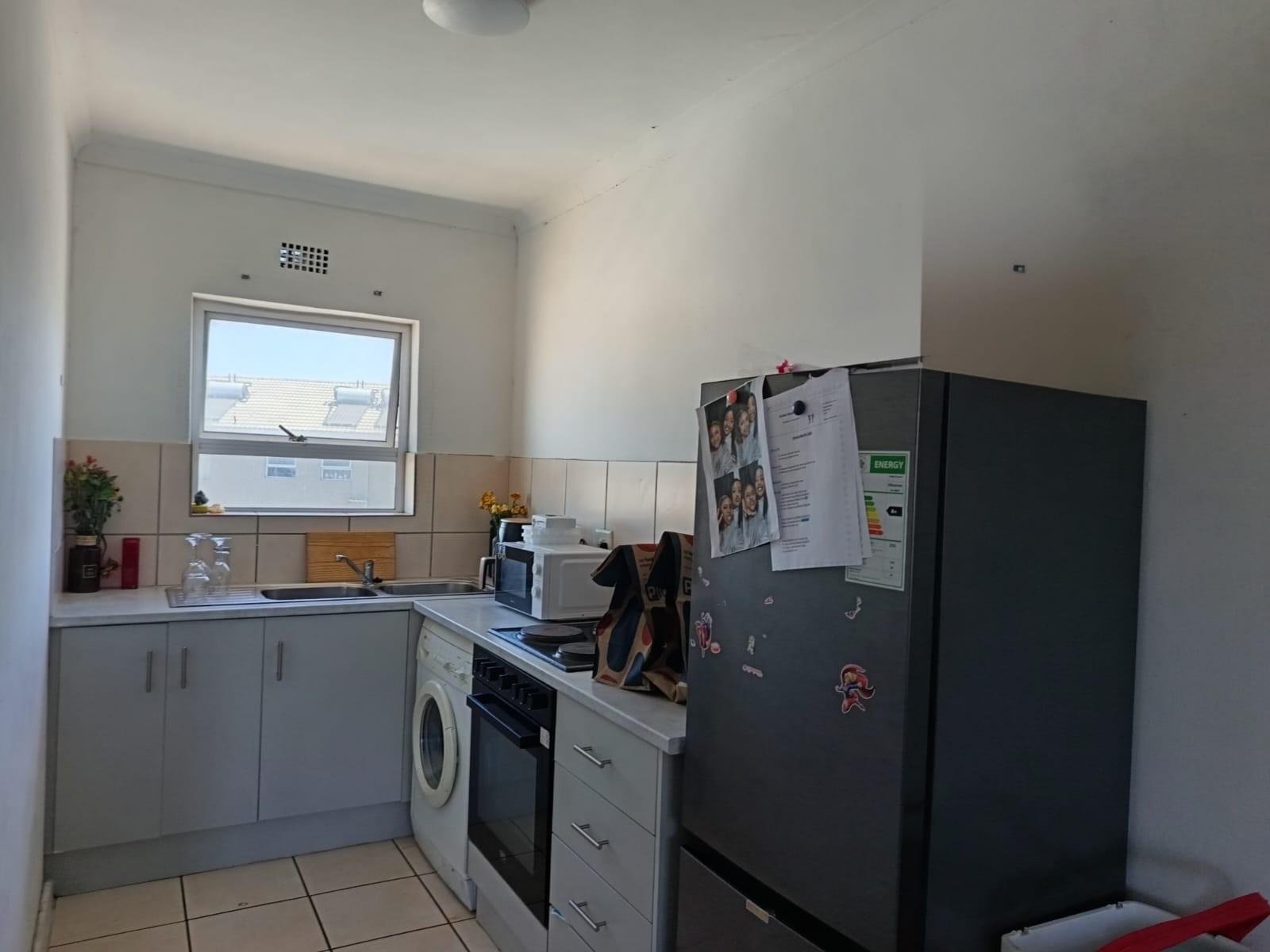 Image 2 of 6