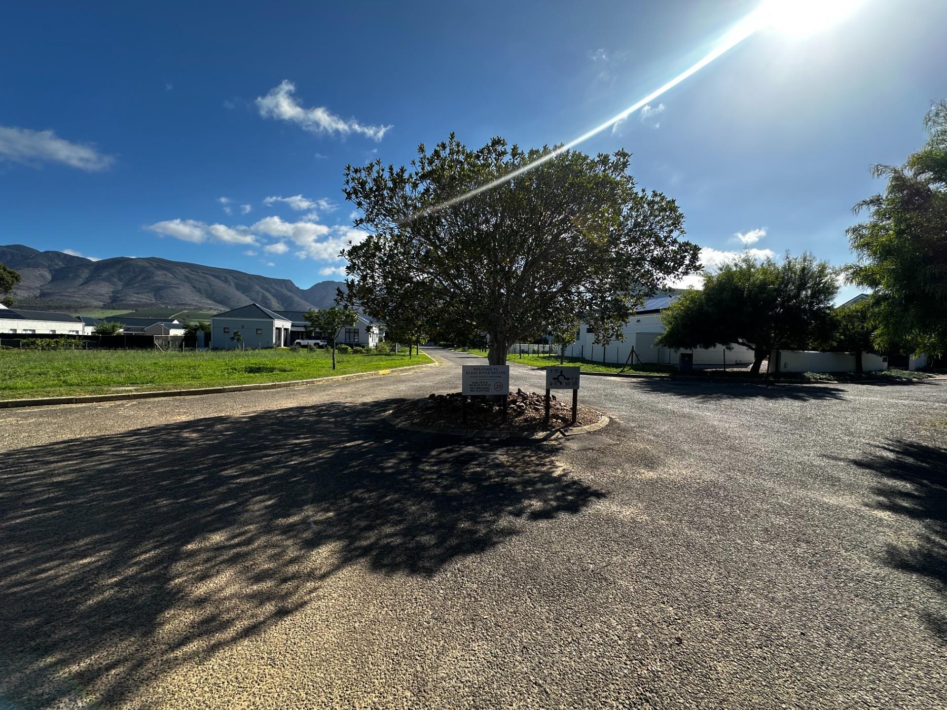 Image 2 of 6