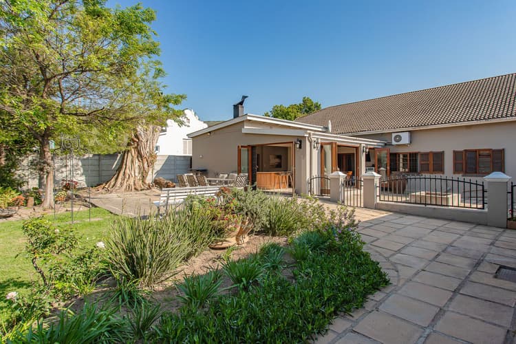 Main property image