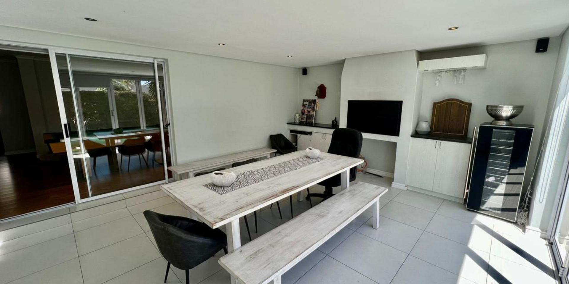 Image 4 of 6