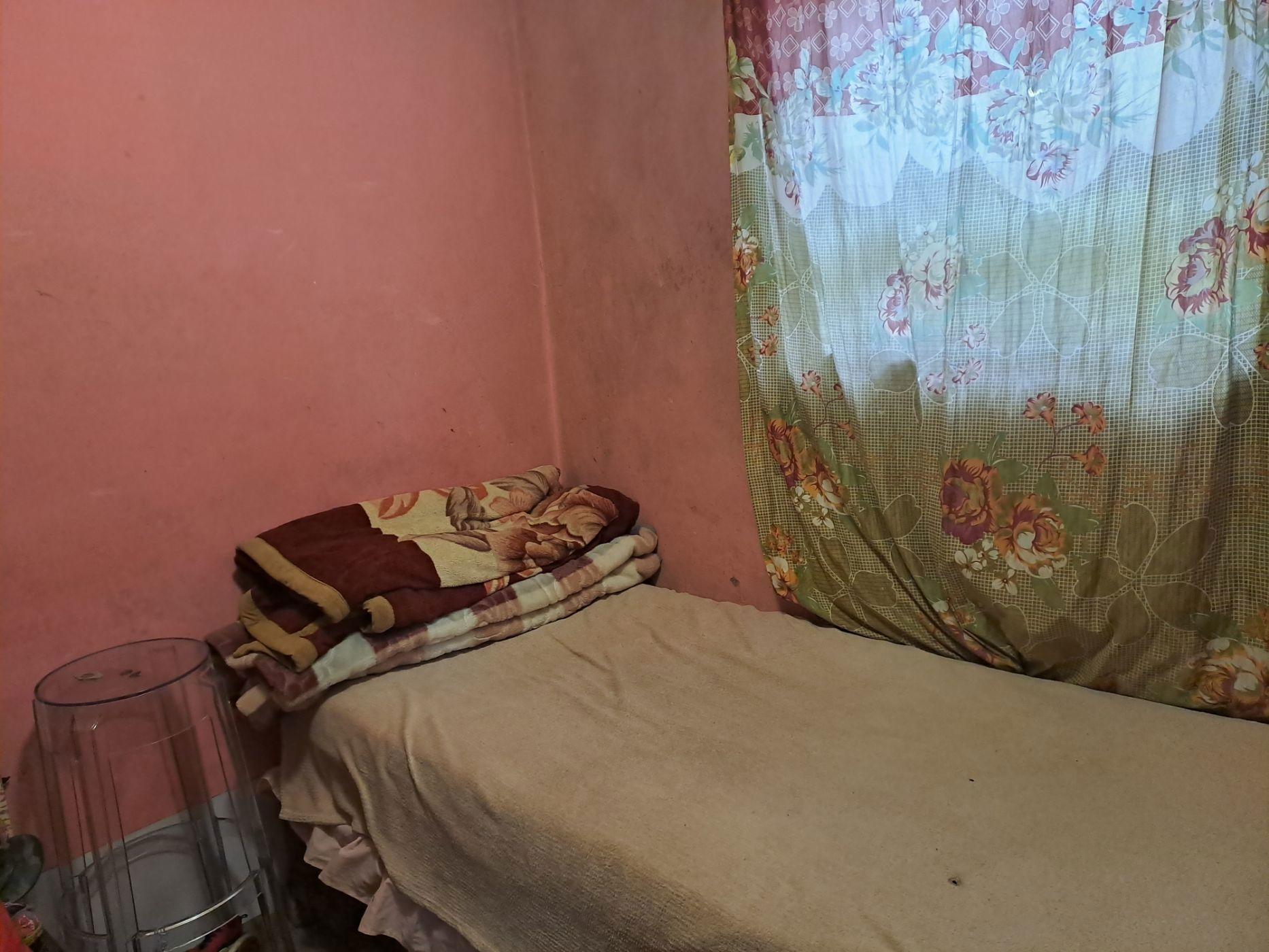 Image 4 of 6