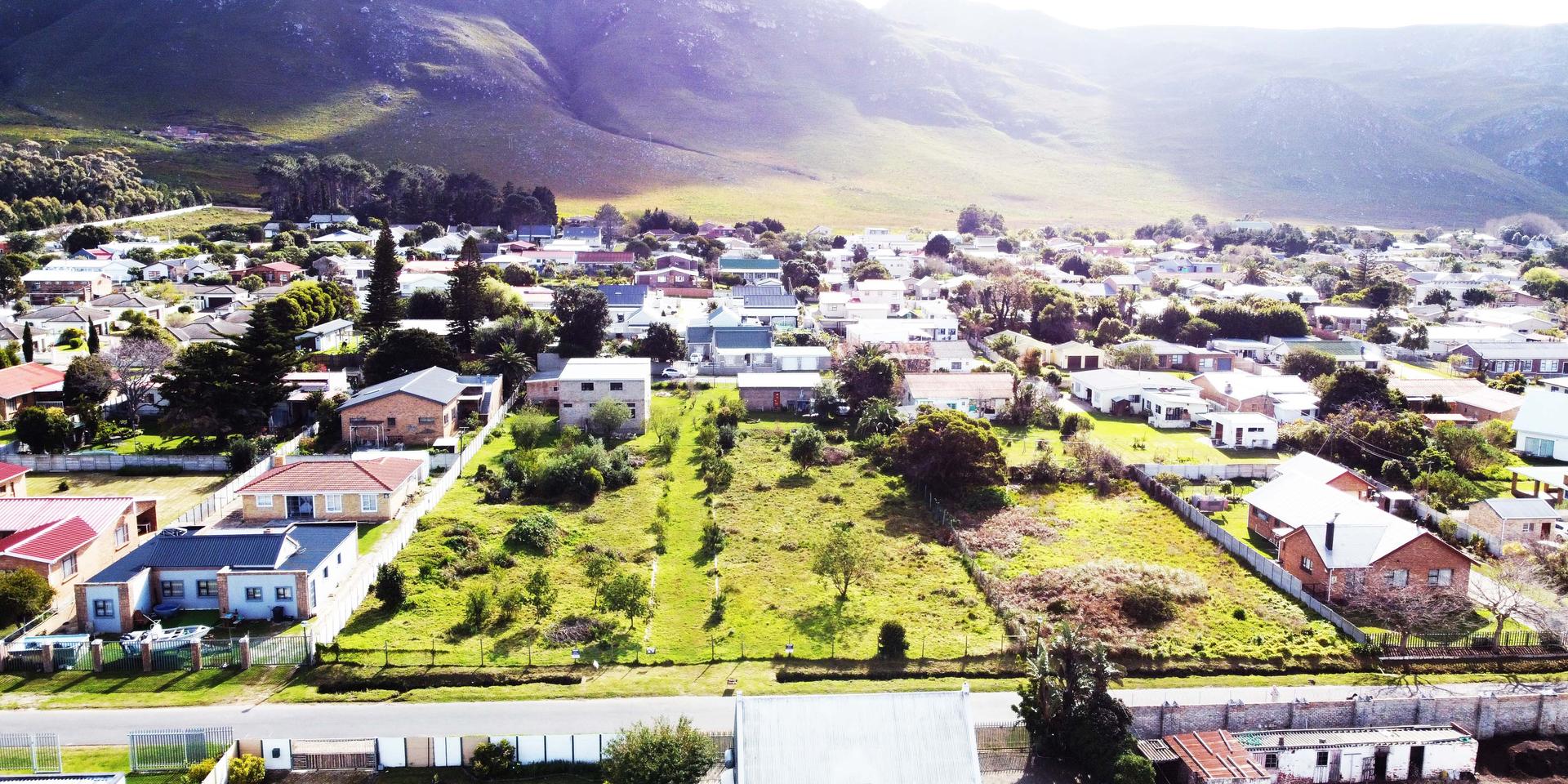 Image 2 of 6