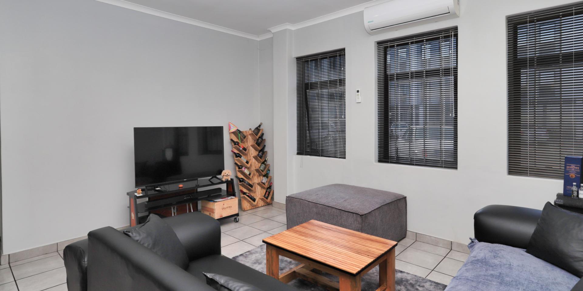 Image 4 of 6