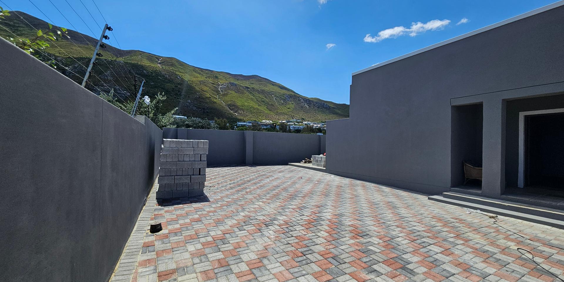 Image 4 of 6