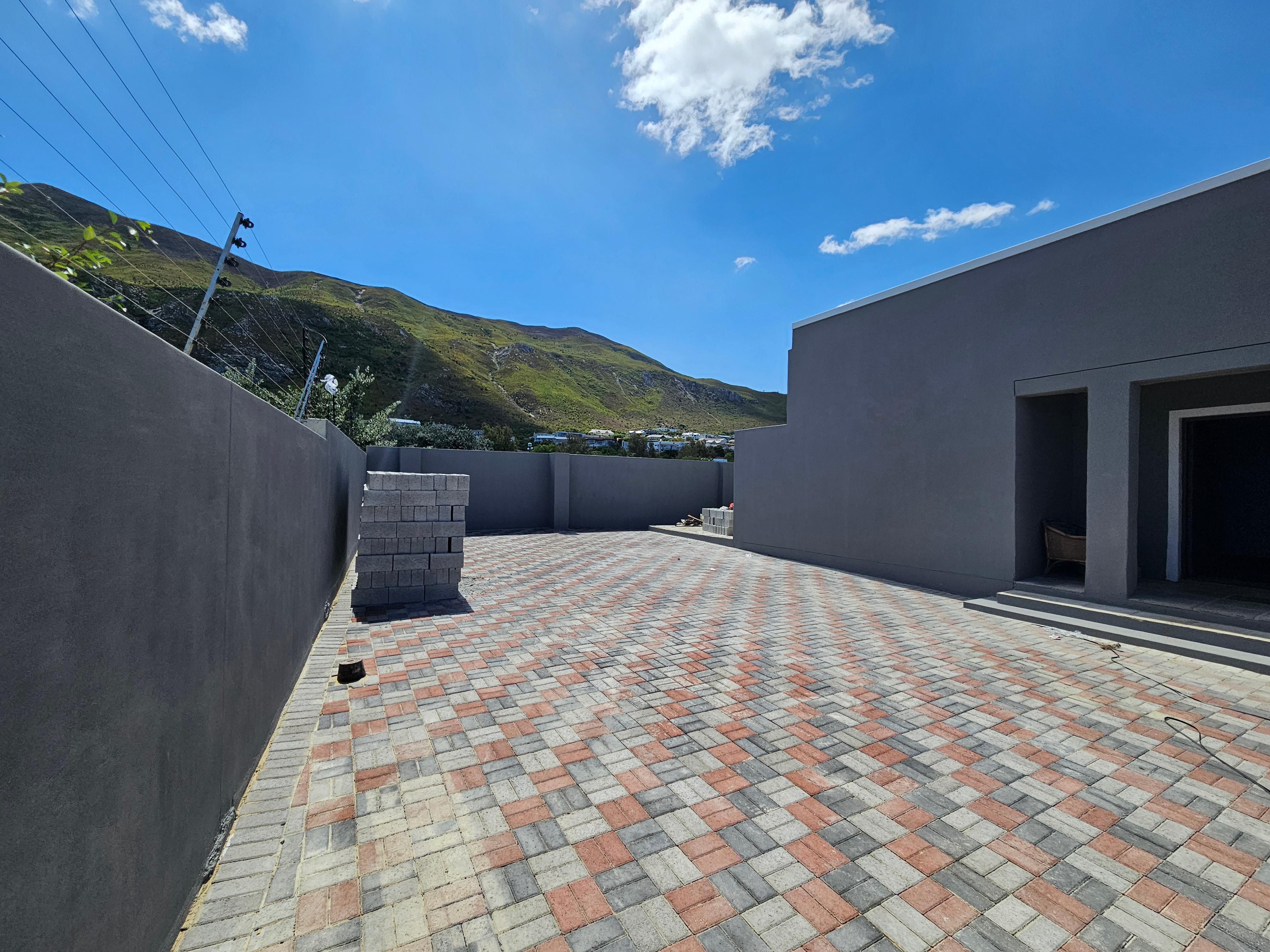 Image 4 of 6