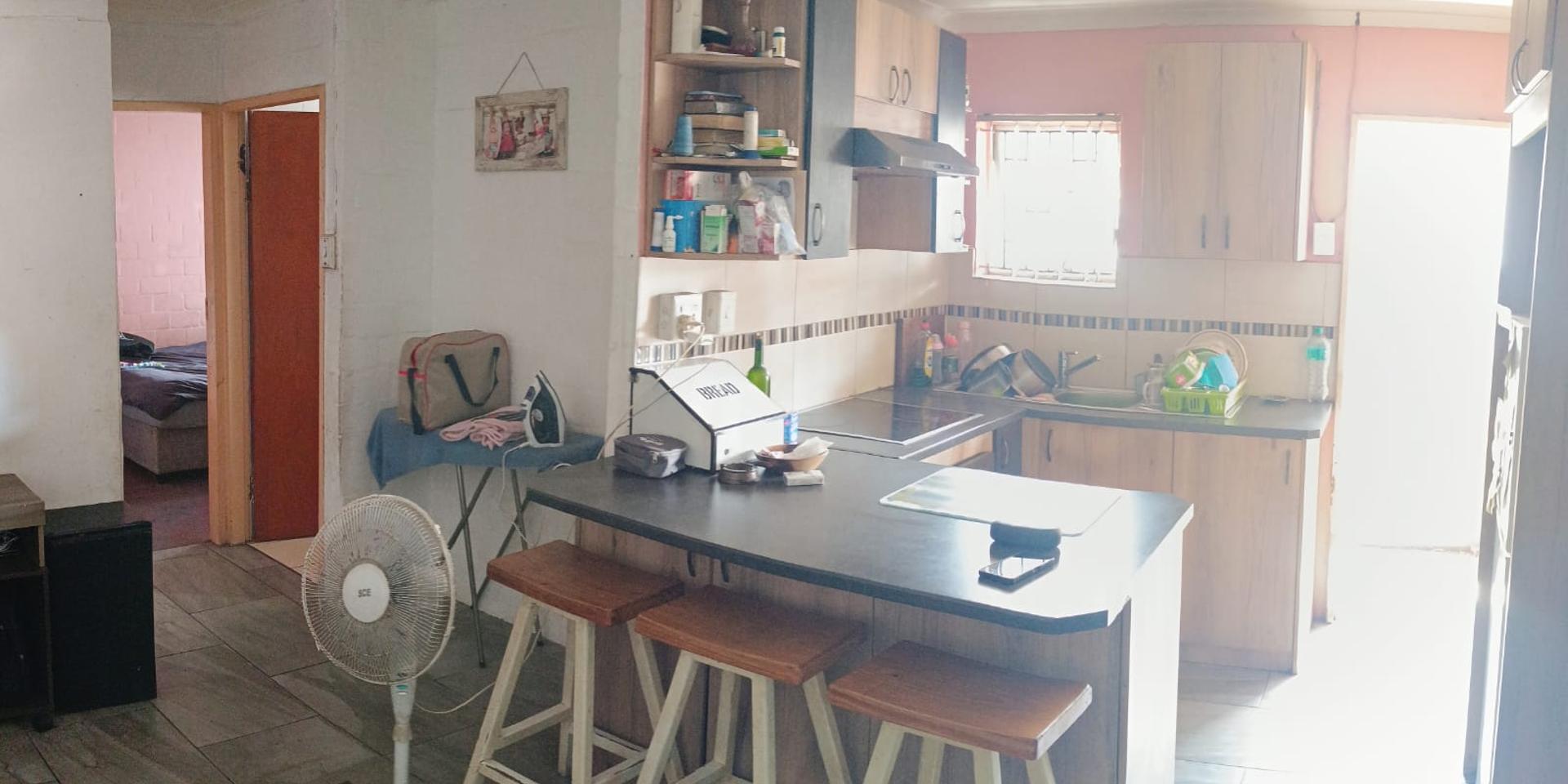 Image 2 of 6