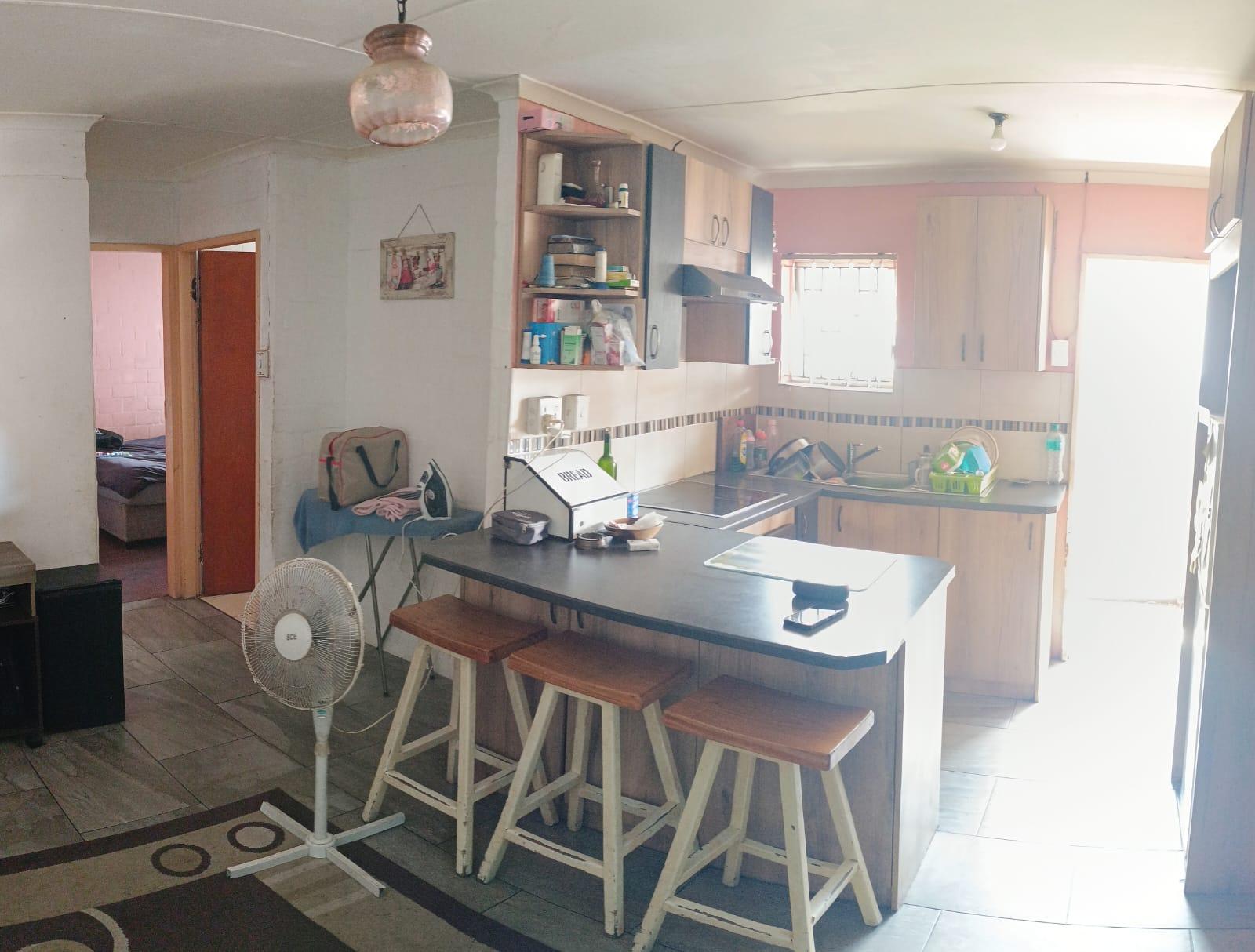 Image 2 of 6