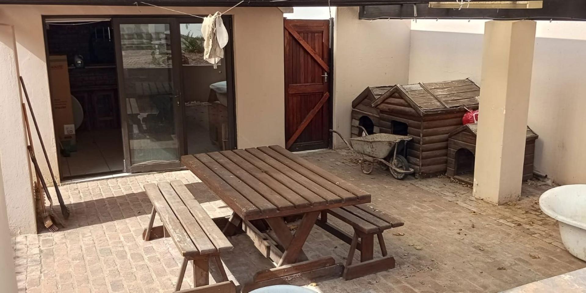 Image 2 of 6