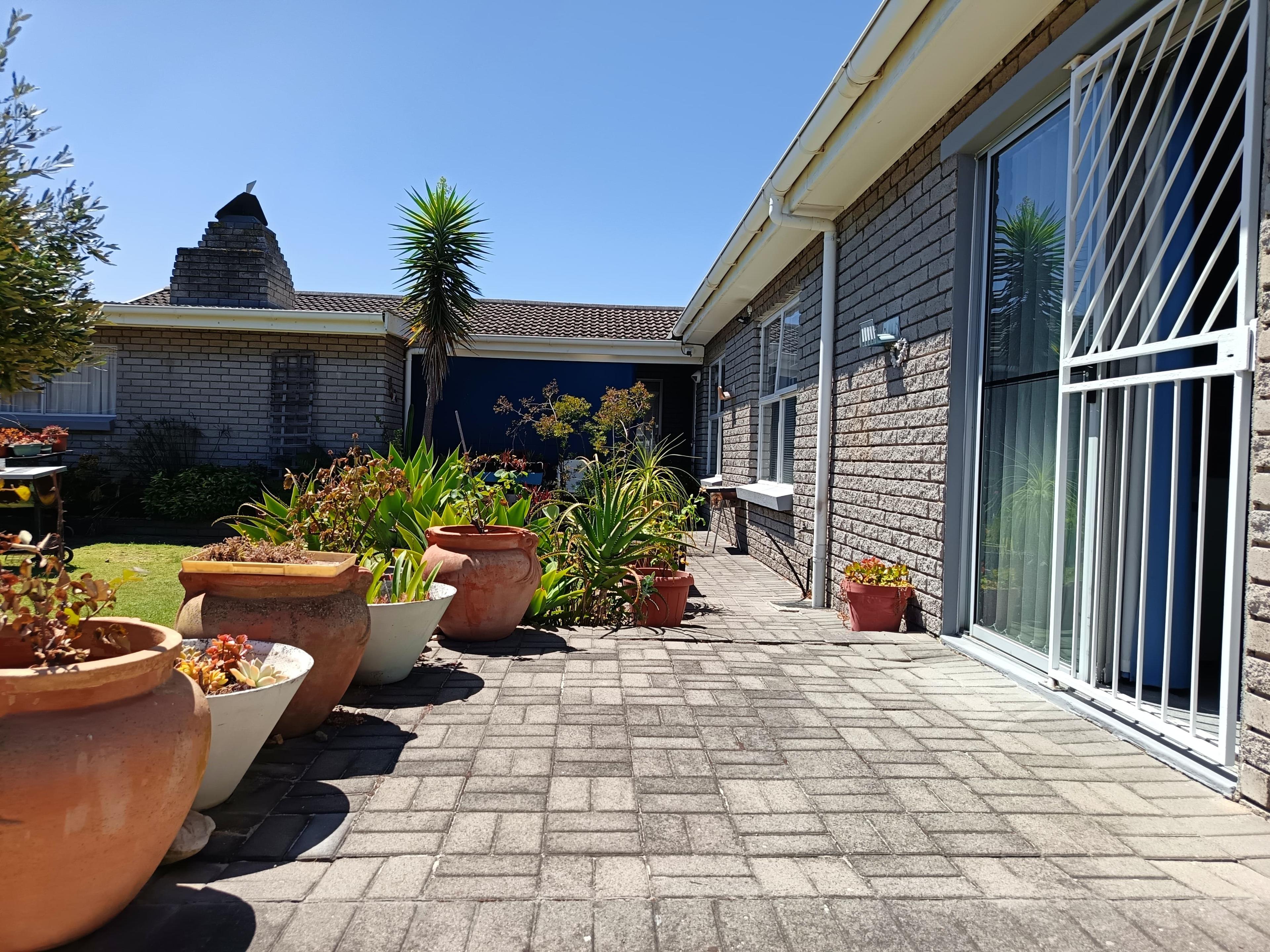 Image 3 of 6