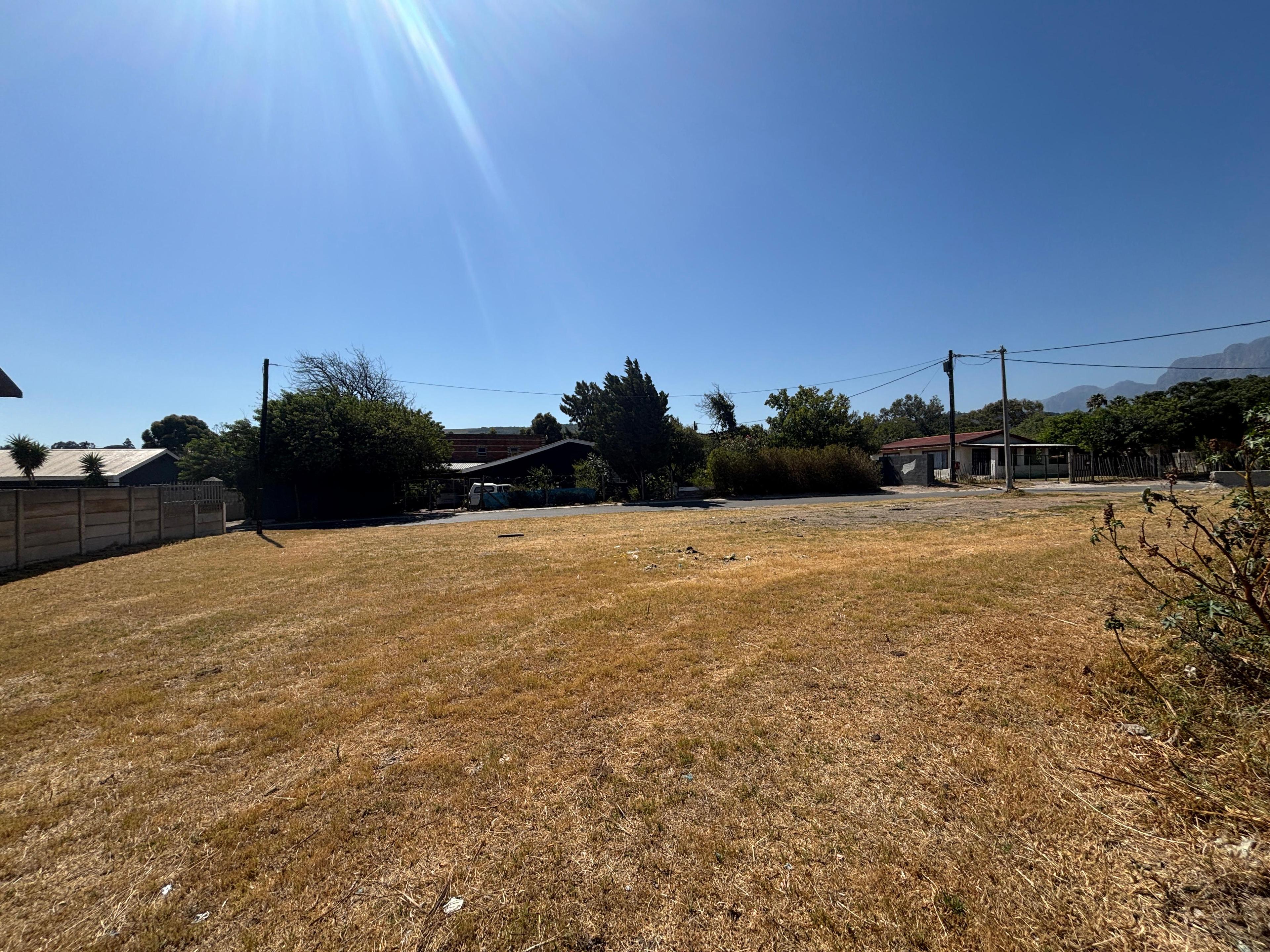 Image 2 of 6
