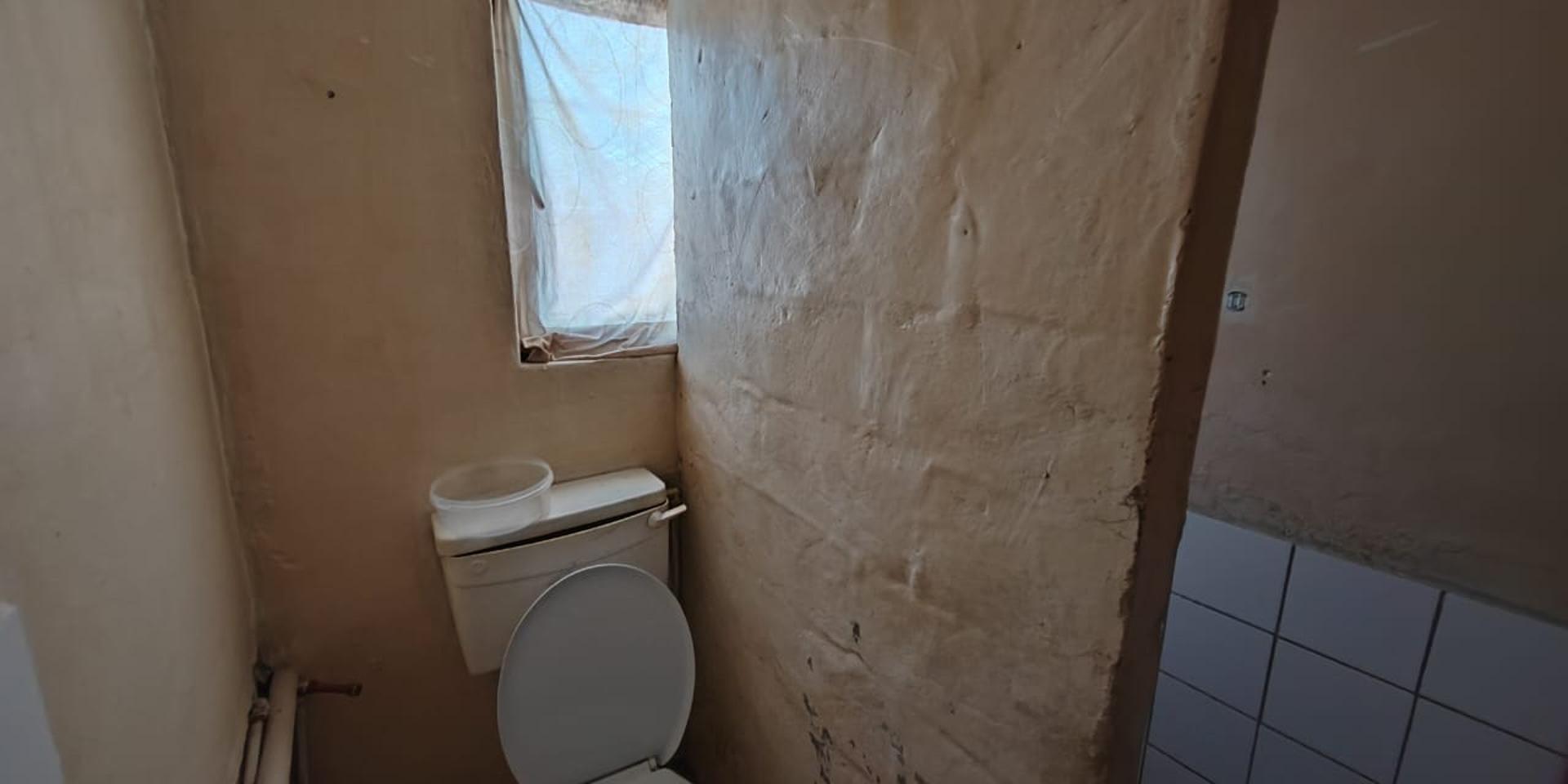 Image 5 of 6