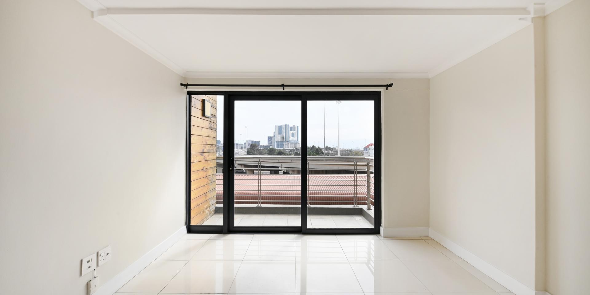 Image 4 of 6