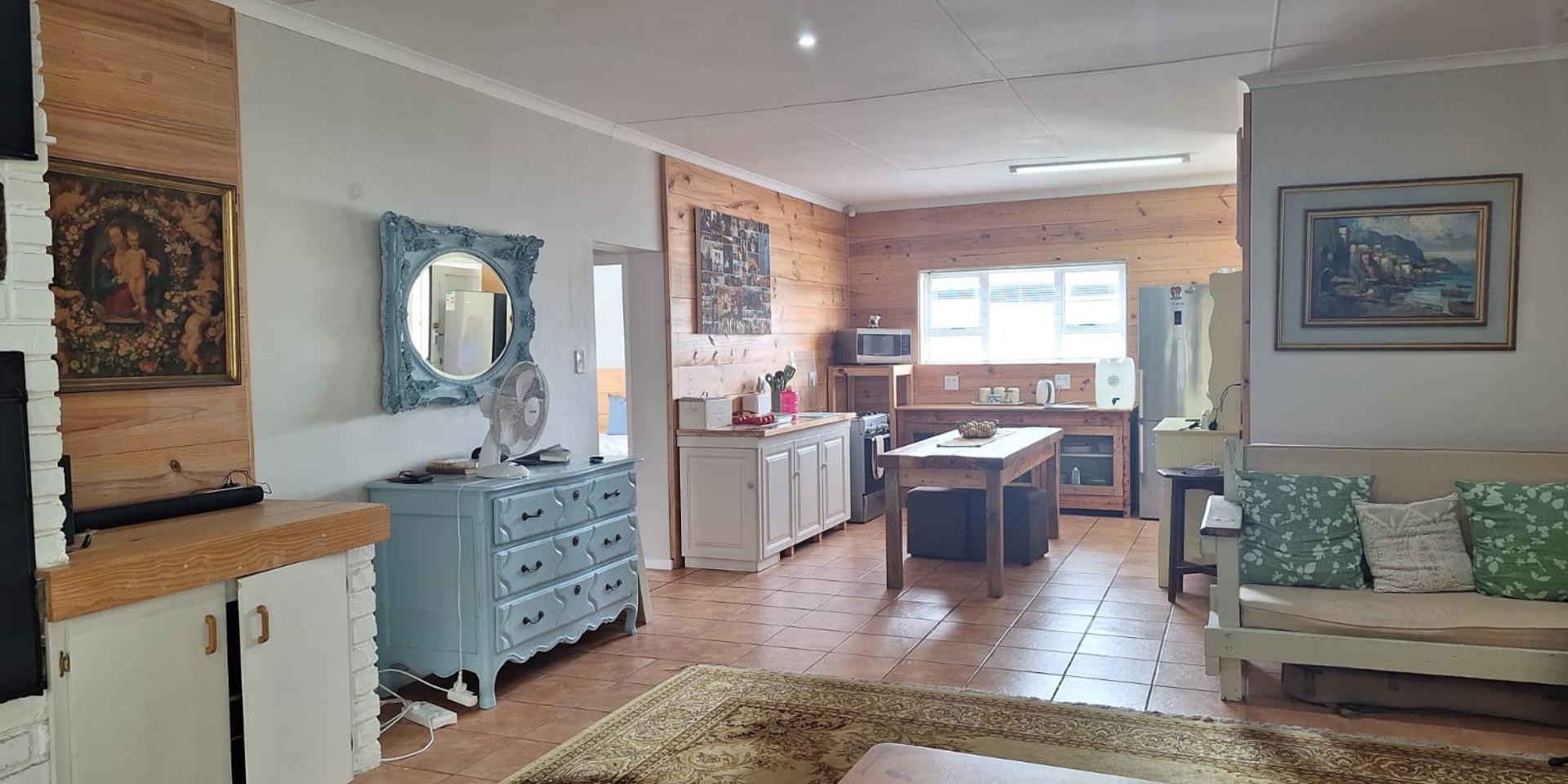 Image 4 of 6