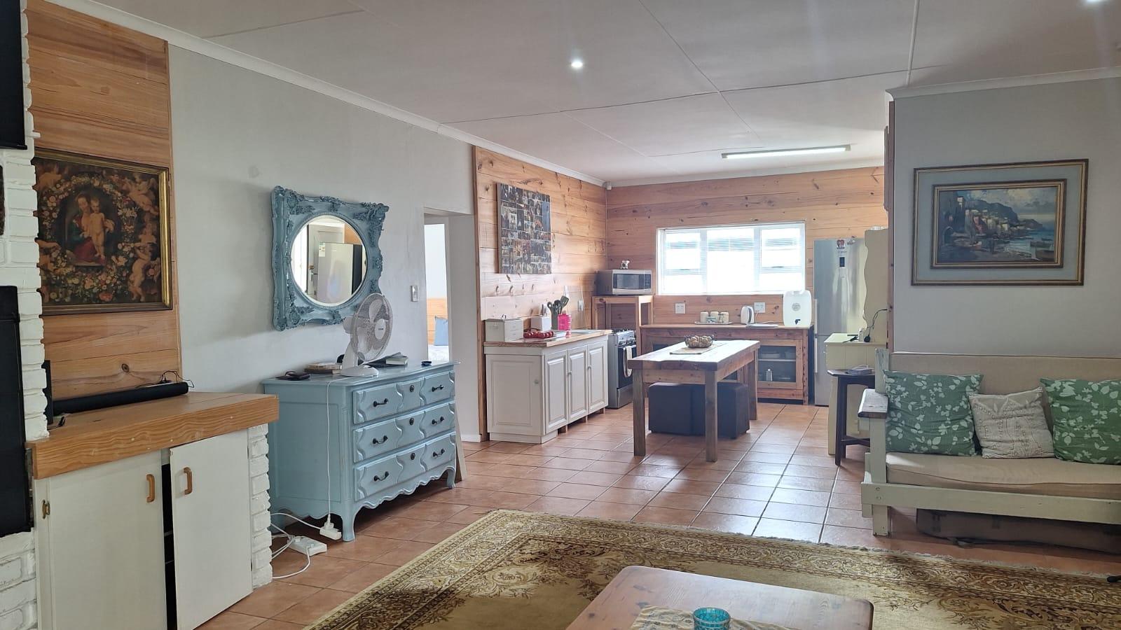 Image 4 of 6