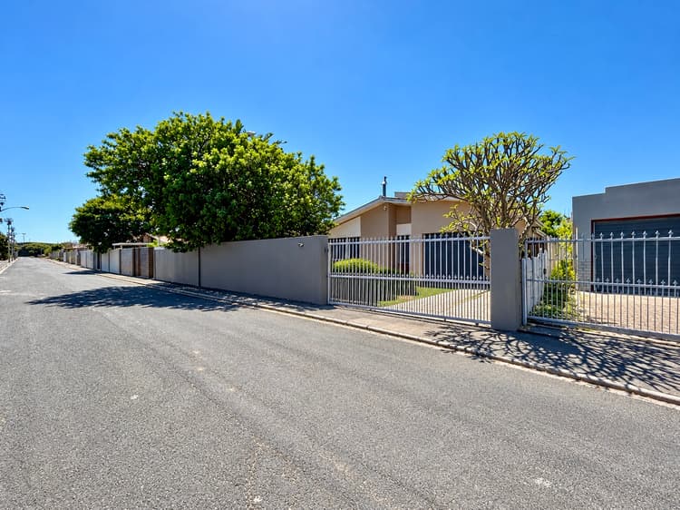 Main property image