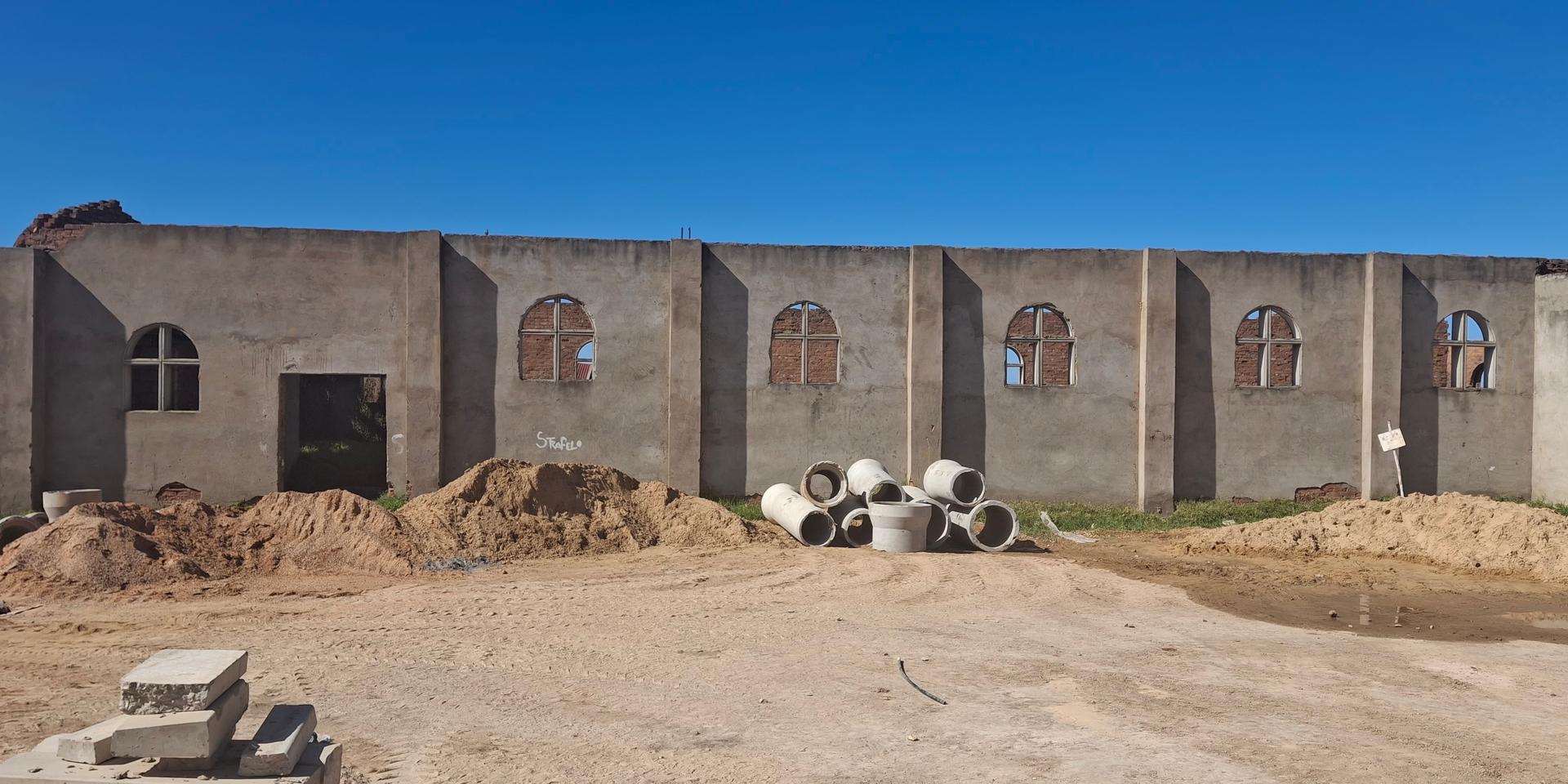 Image 3 of 6