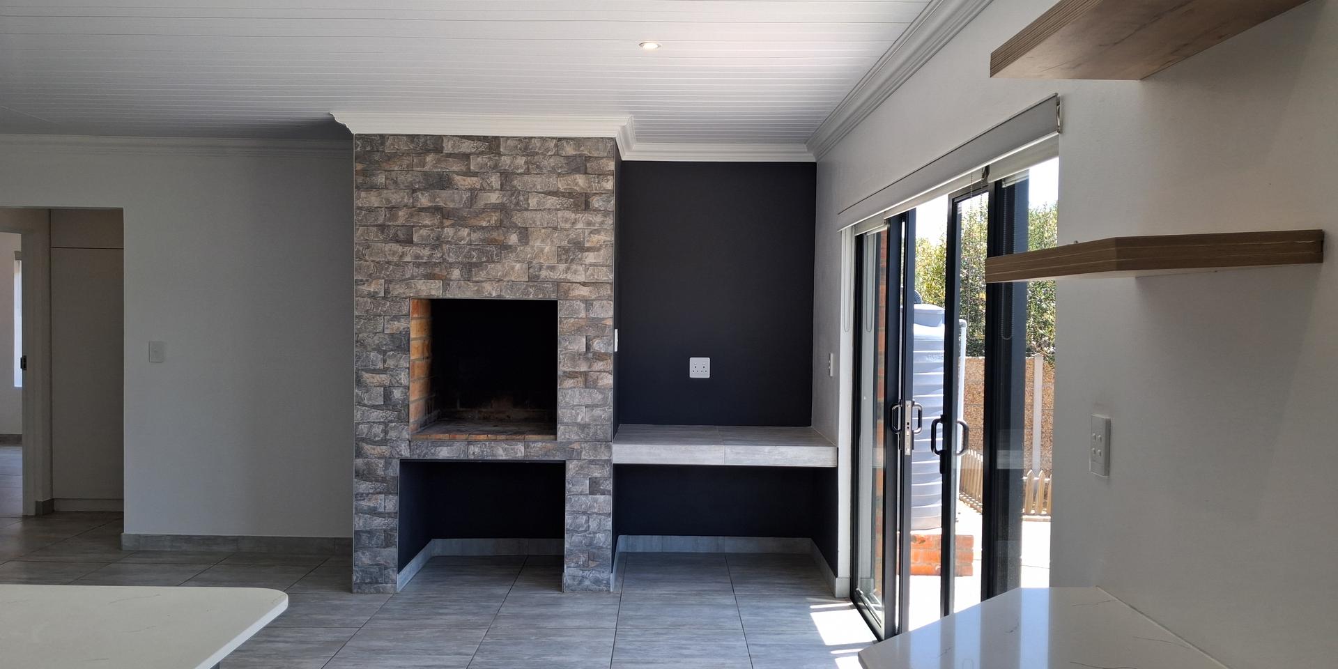 Image 4 of 6