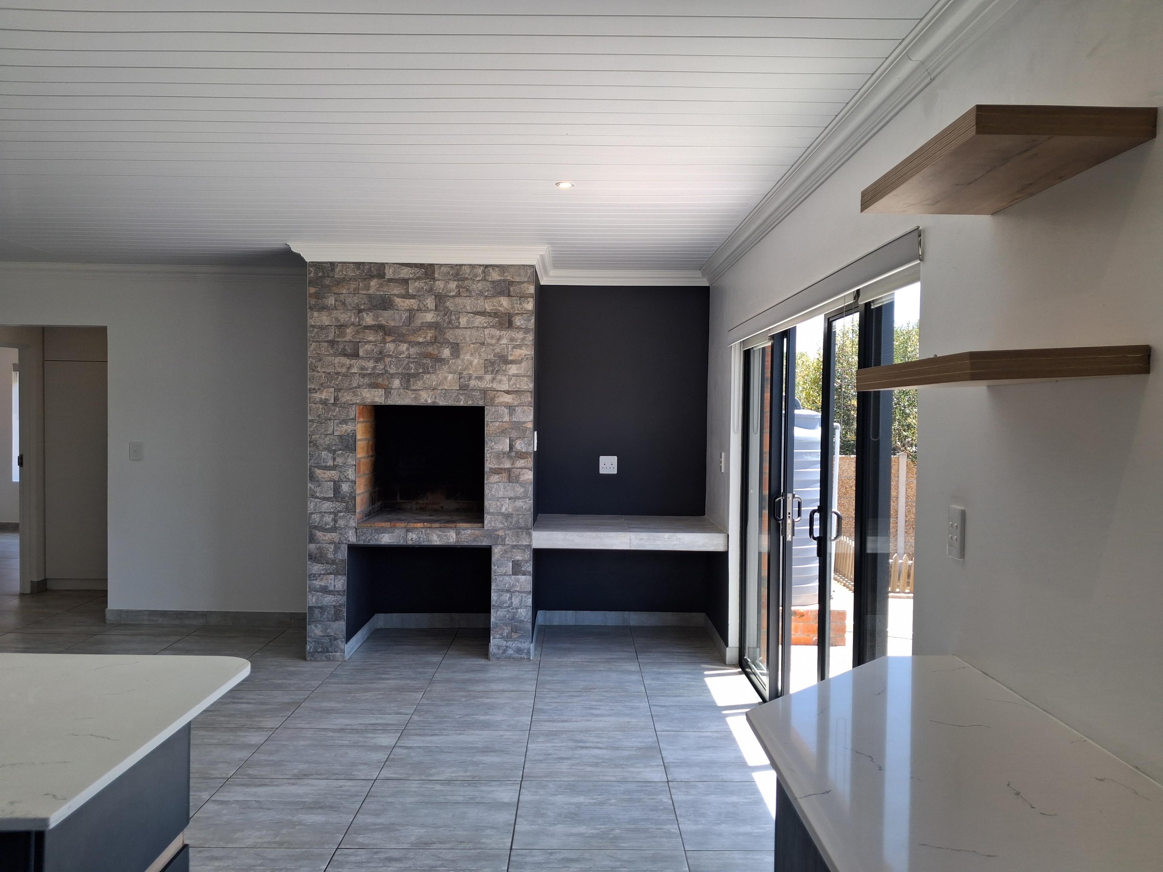 Image 4 of 6