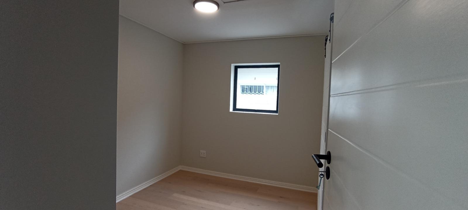 Image 4 of 6