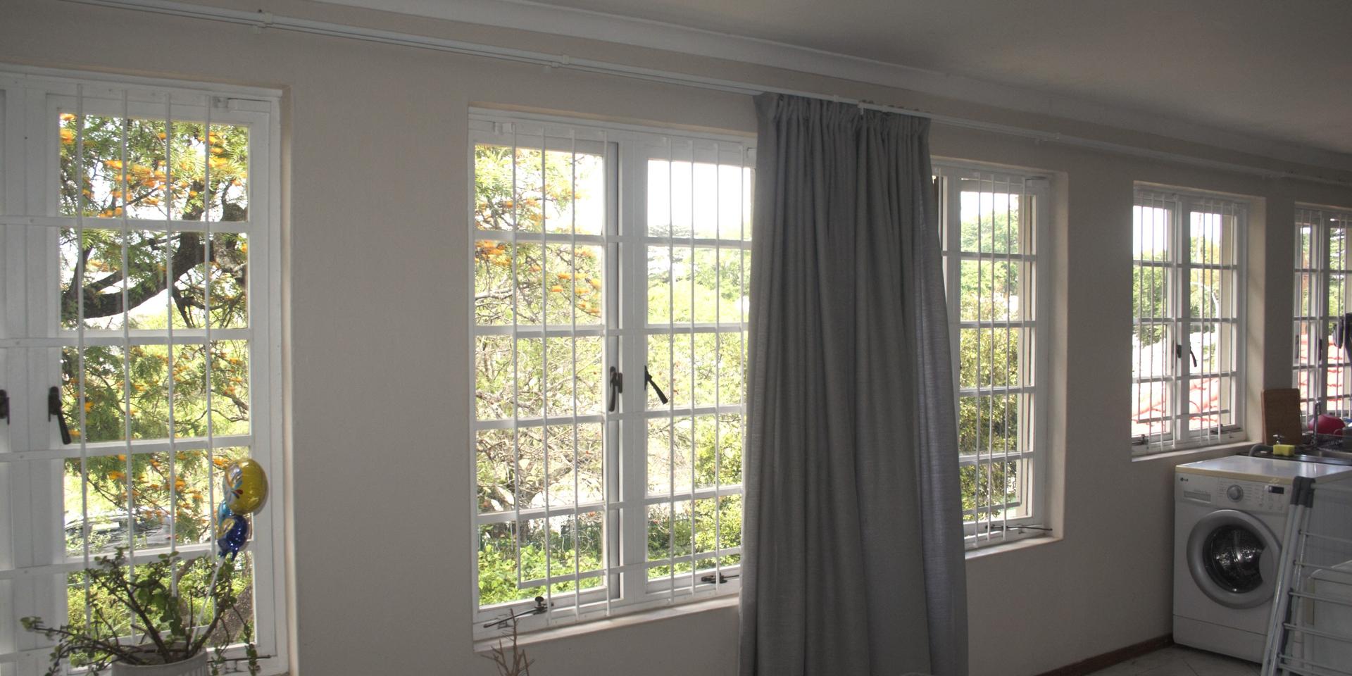 Image 4 of 6