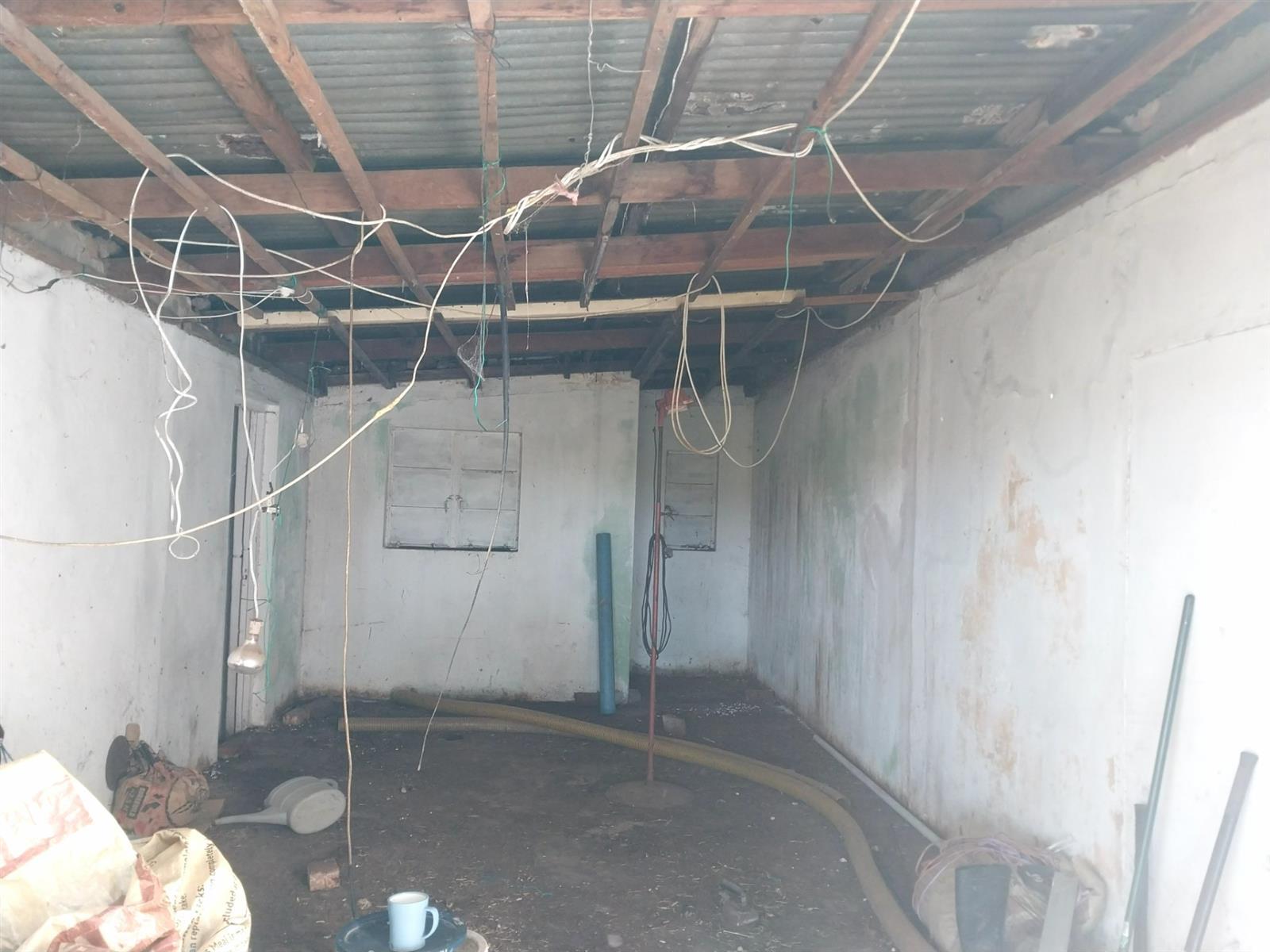 Image 4 of 6