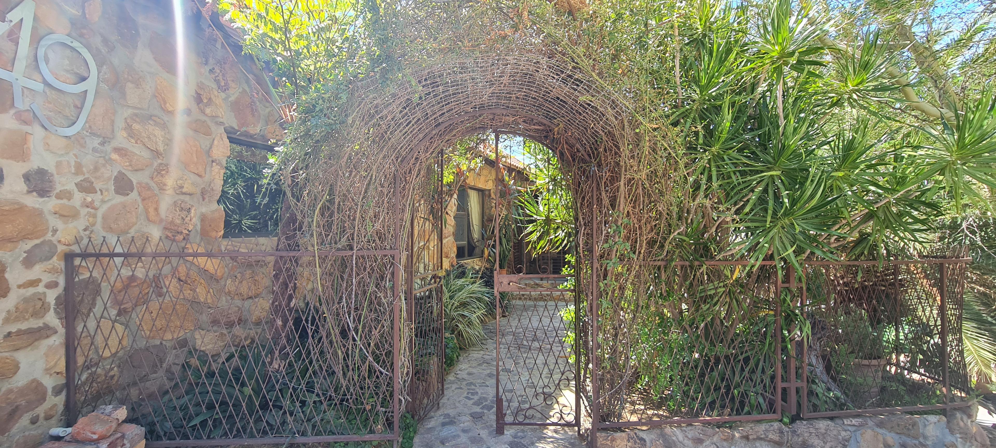 Image 3 of 6