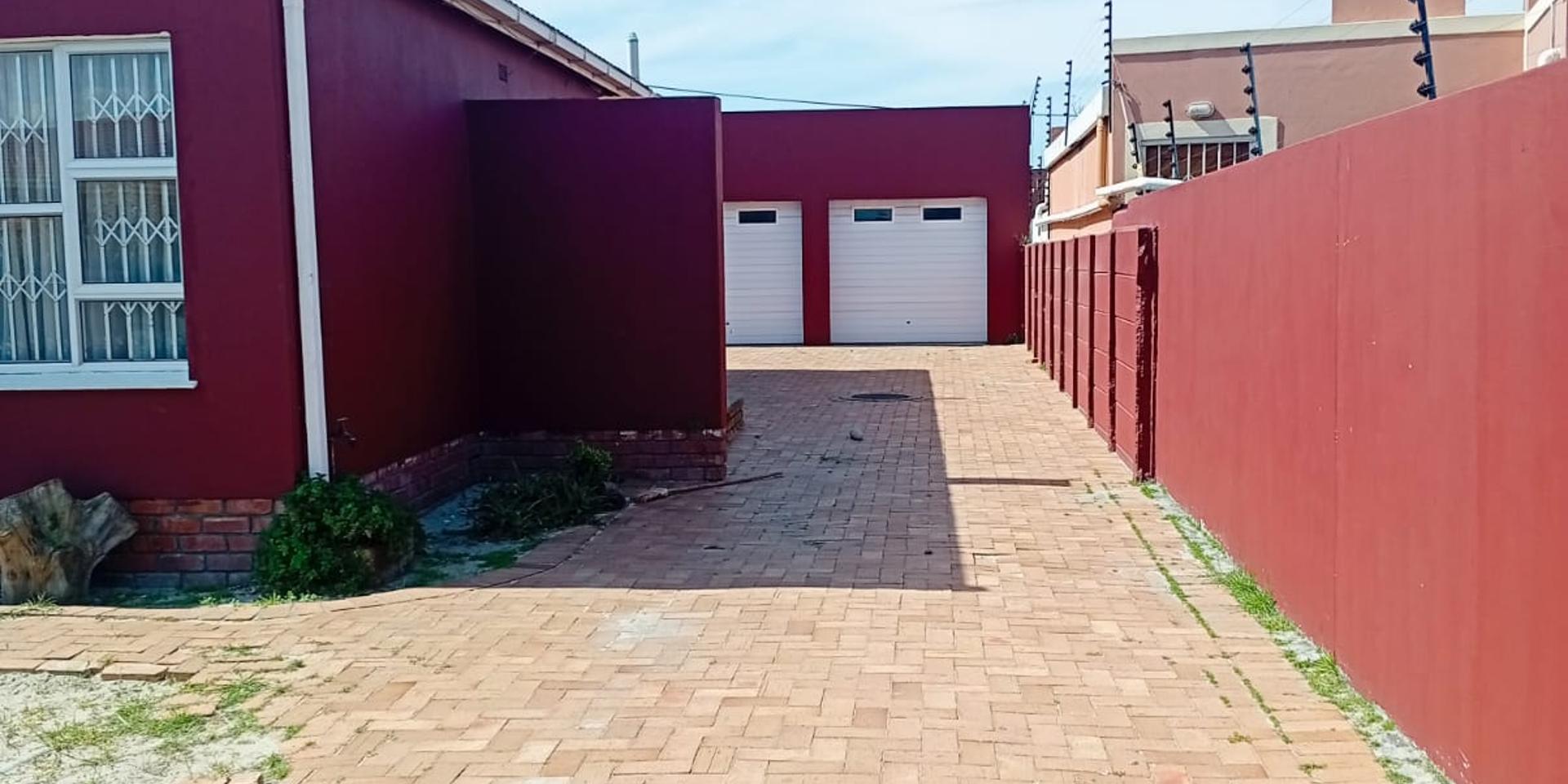 Image 3 of 6