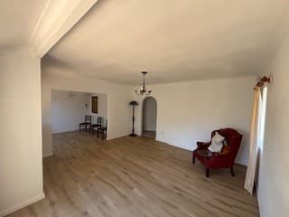 Image 4 of 6