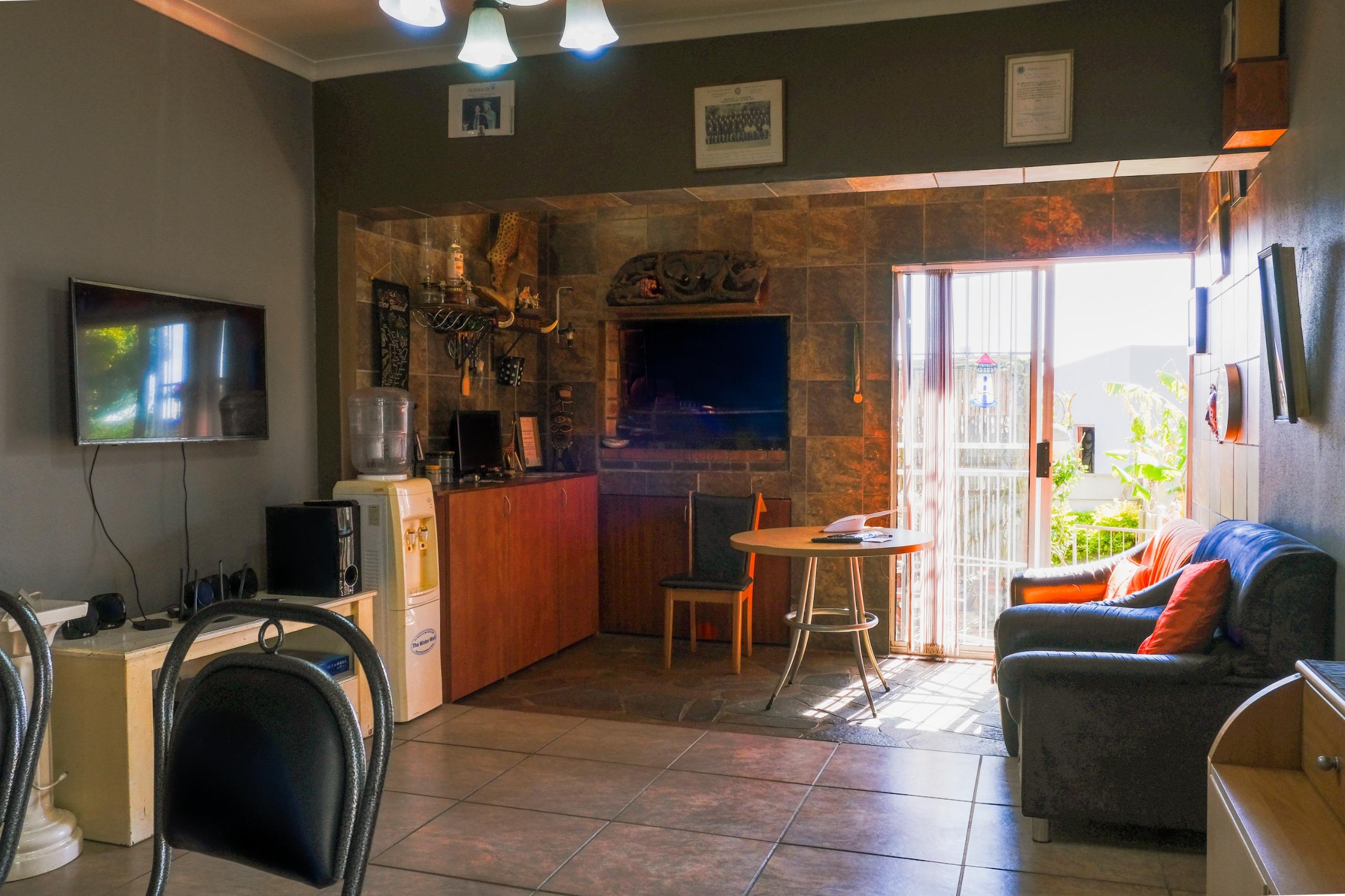 Image 4 of 6