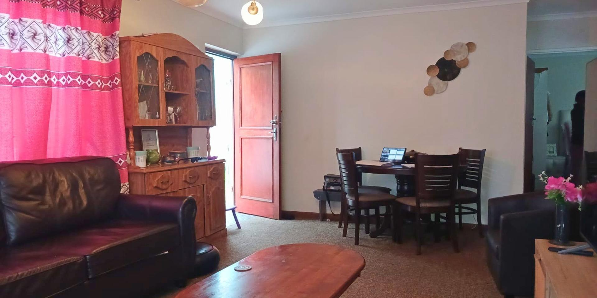Image 4 of 6