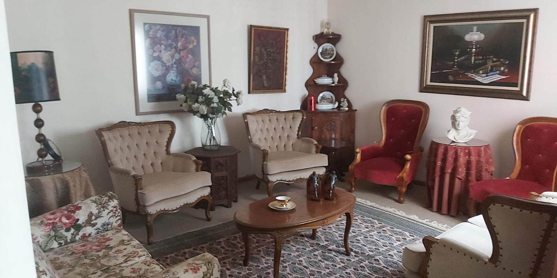Image 2 of 6