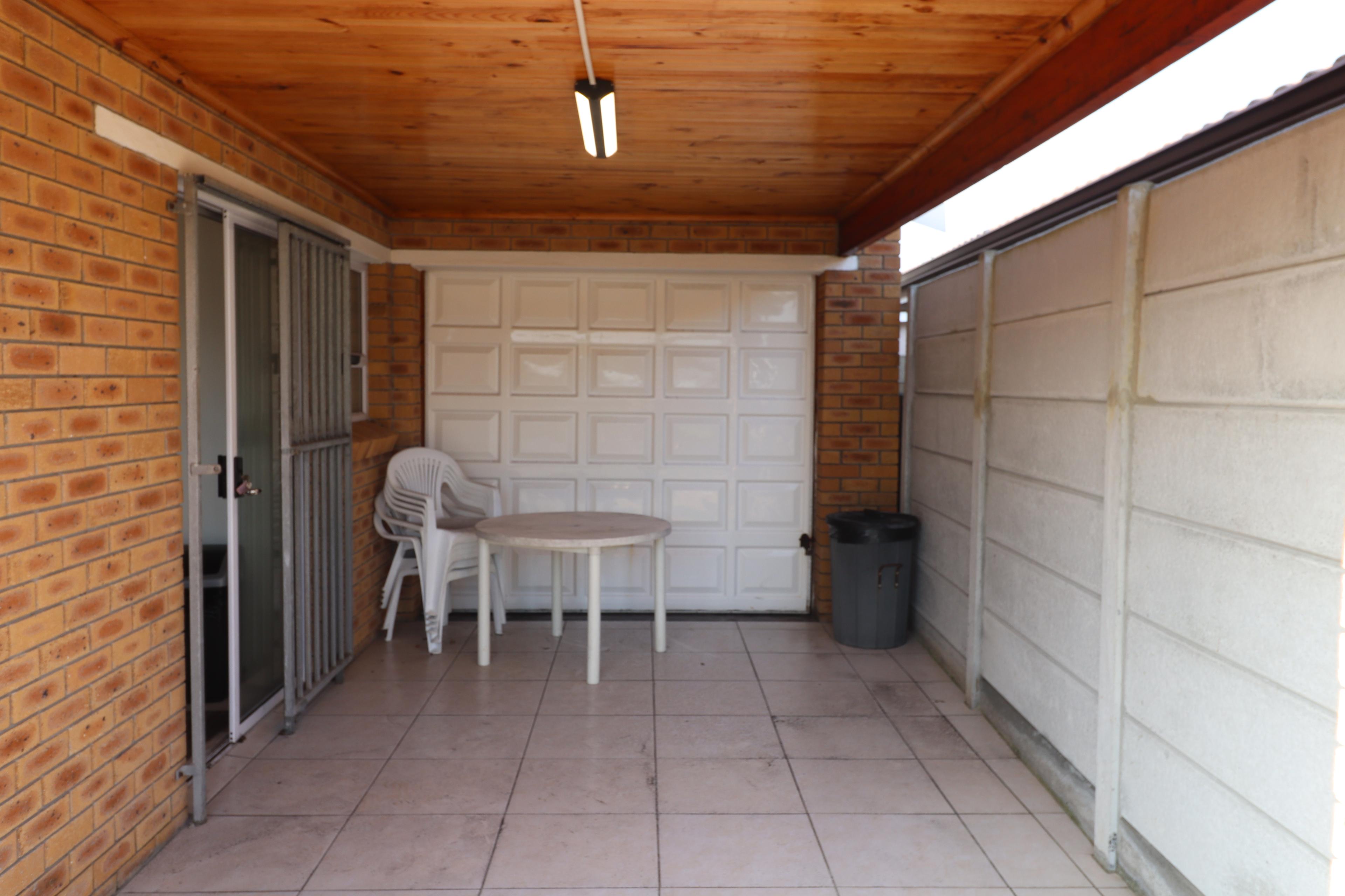 Image 2 of 6